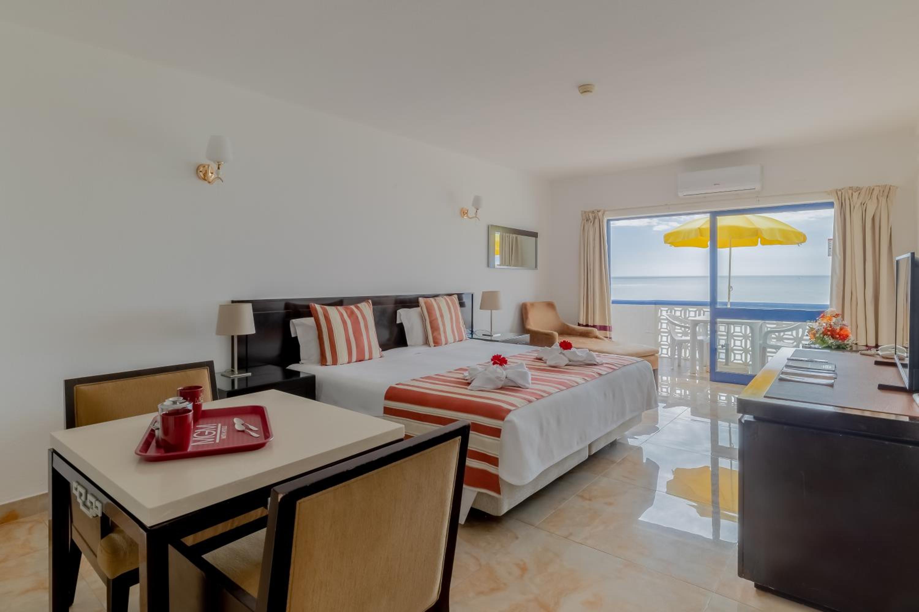 Deluxe Studio Apartment