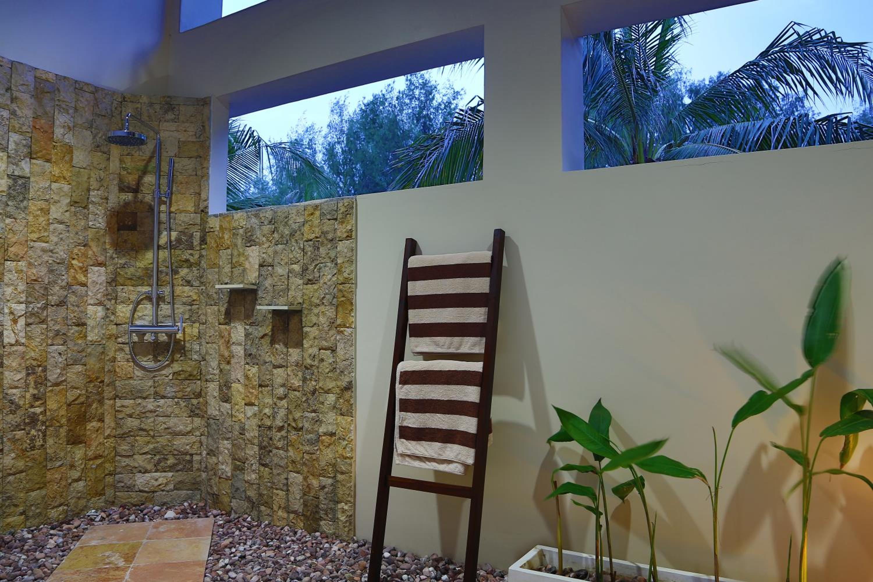 Villa - Beach Front photo 2