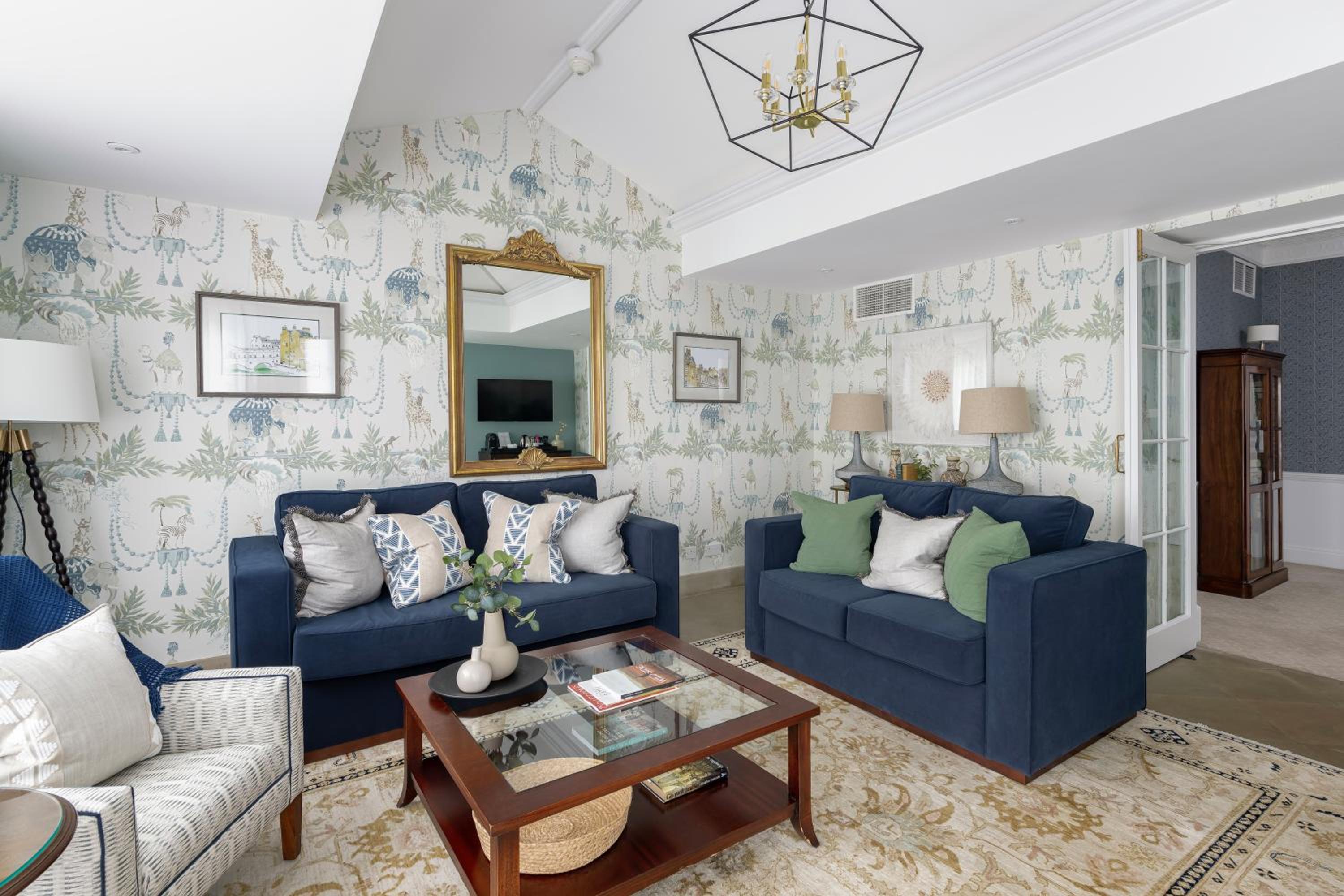 Deluxe Suite - Photo 3