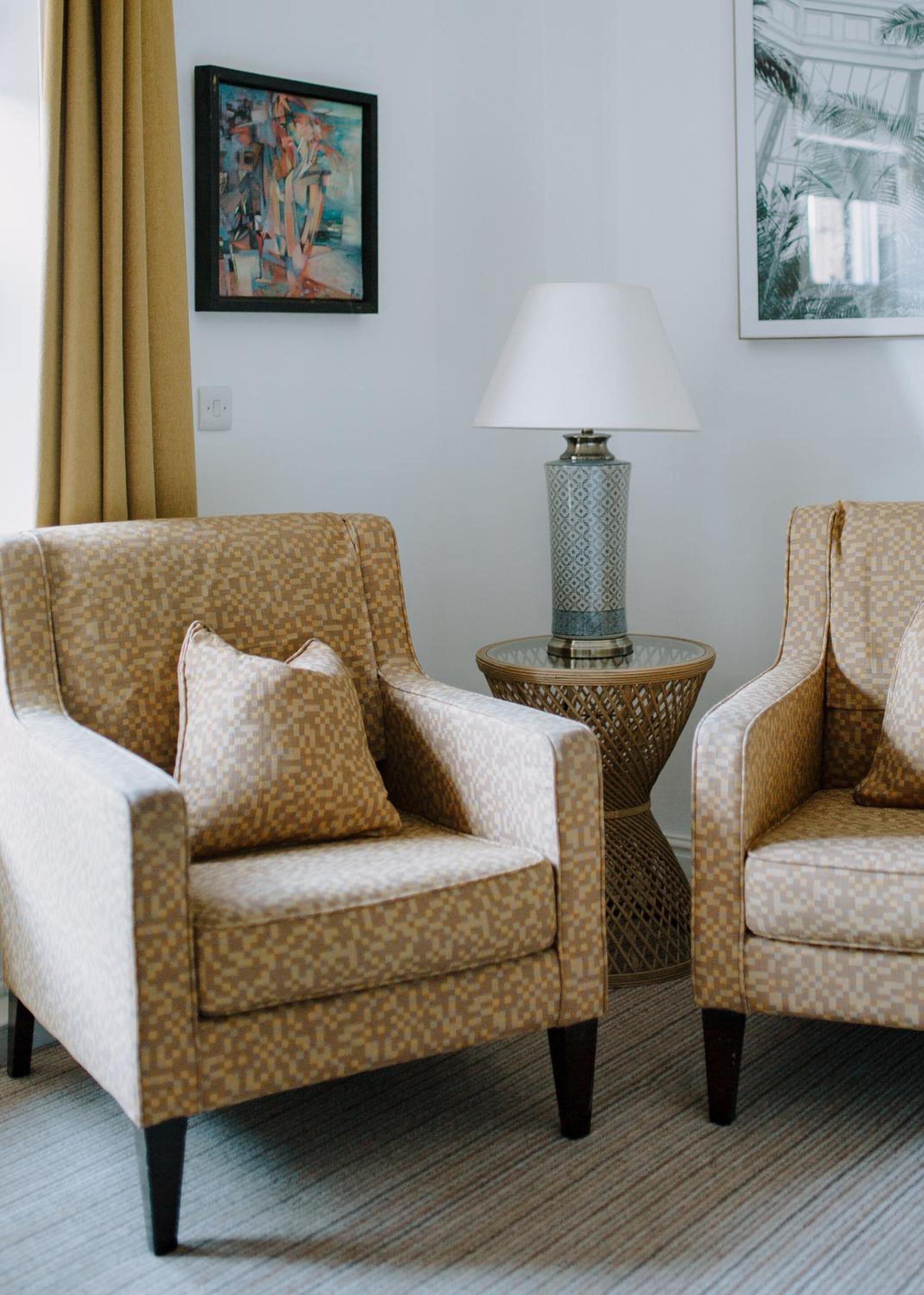 Superior King Room - Photo 11