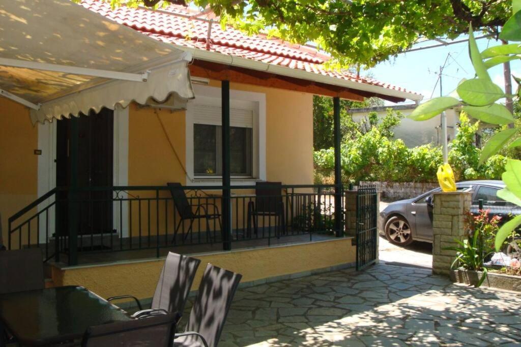 One-Bedroom House photo 2