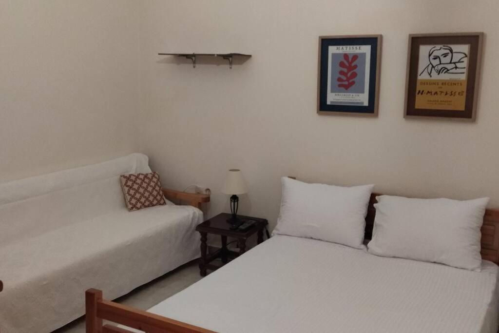 One-Bedroom House photo 1