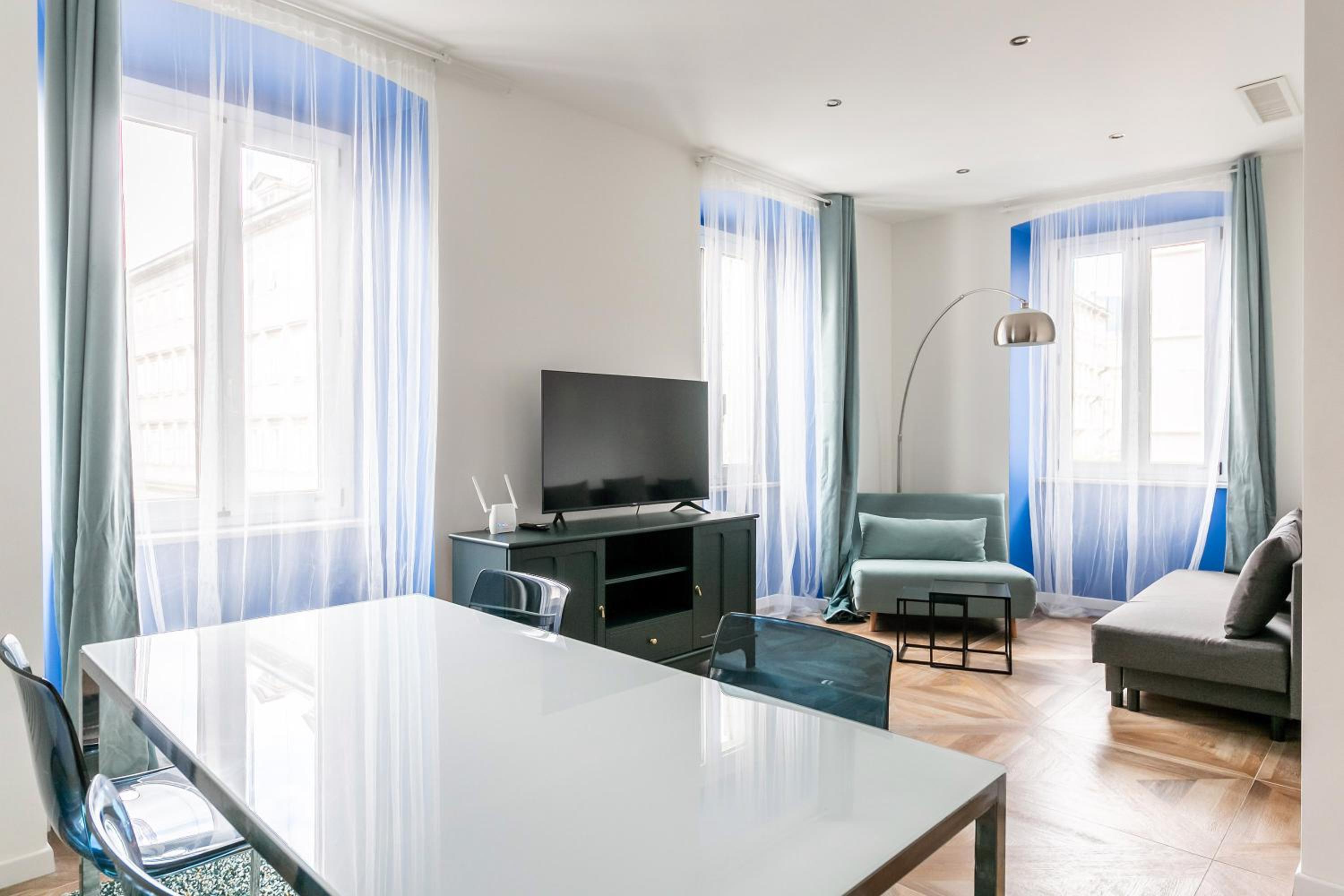 One-Bedroom Apartment