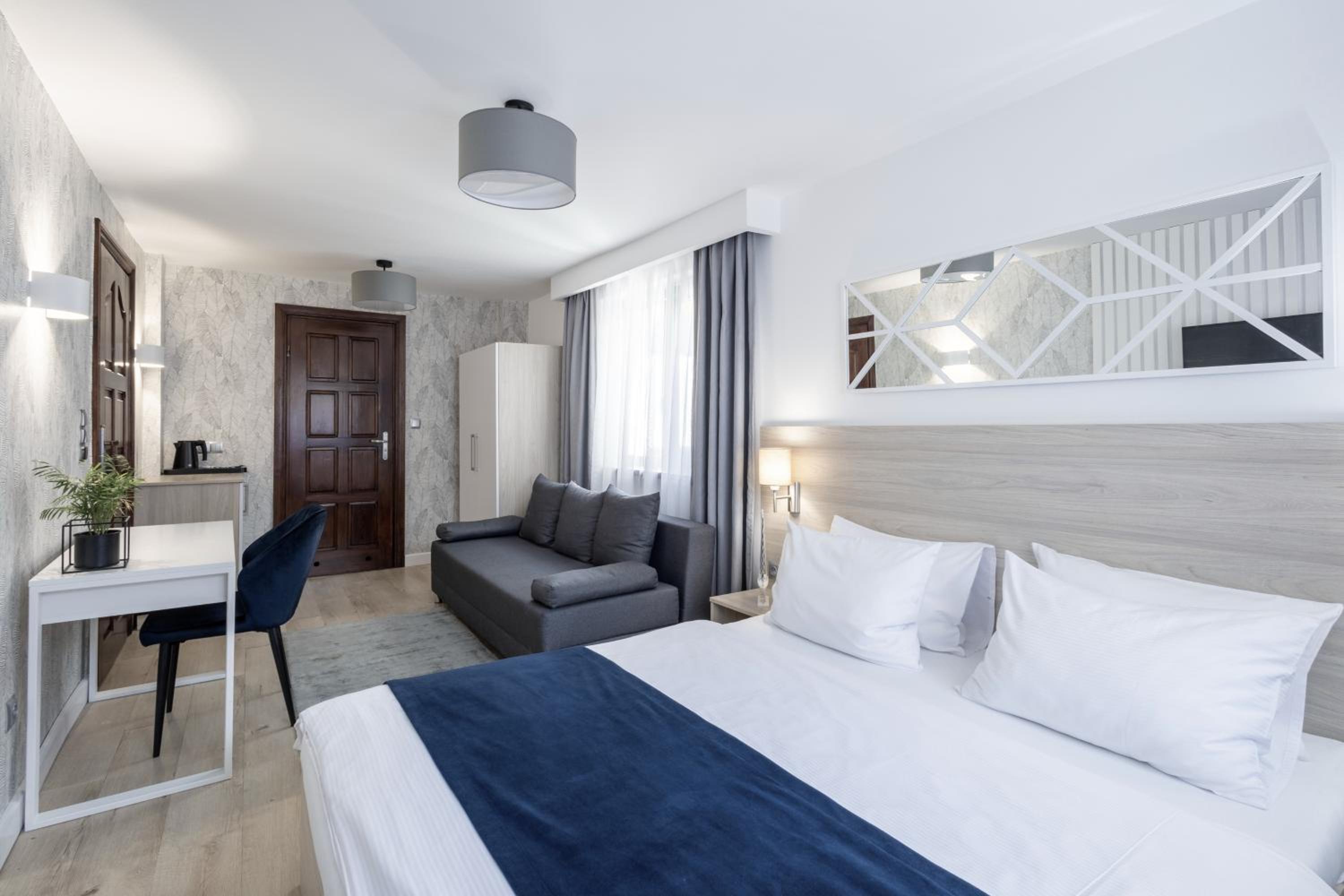 Economy Double Room photo 2