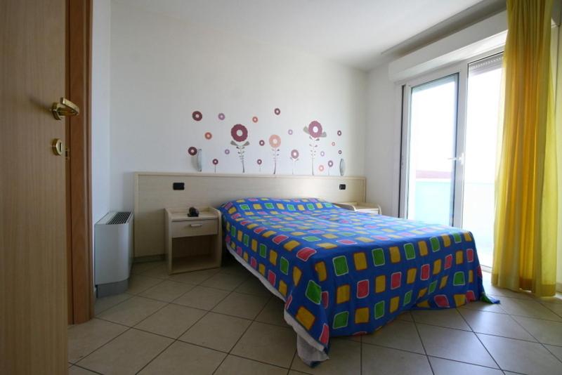 Superior One-Bedroom Apartment (6 Adults) - Photo 1