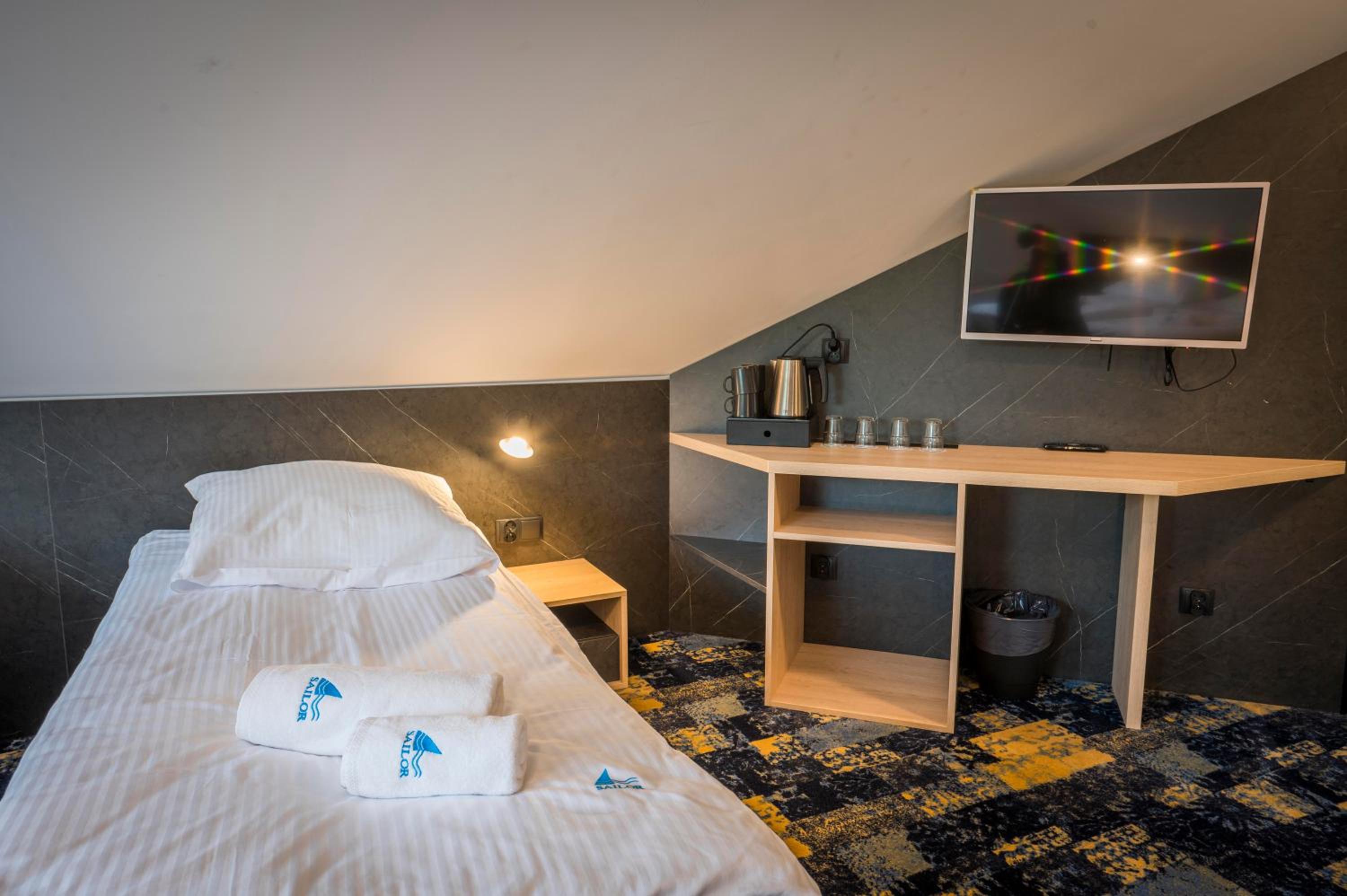 Premium Quadruple Room - Photo 8