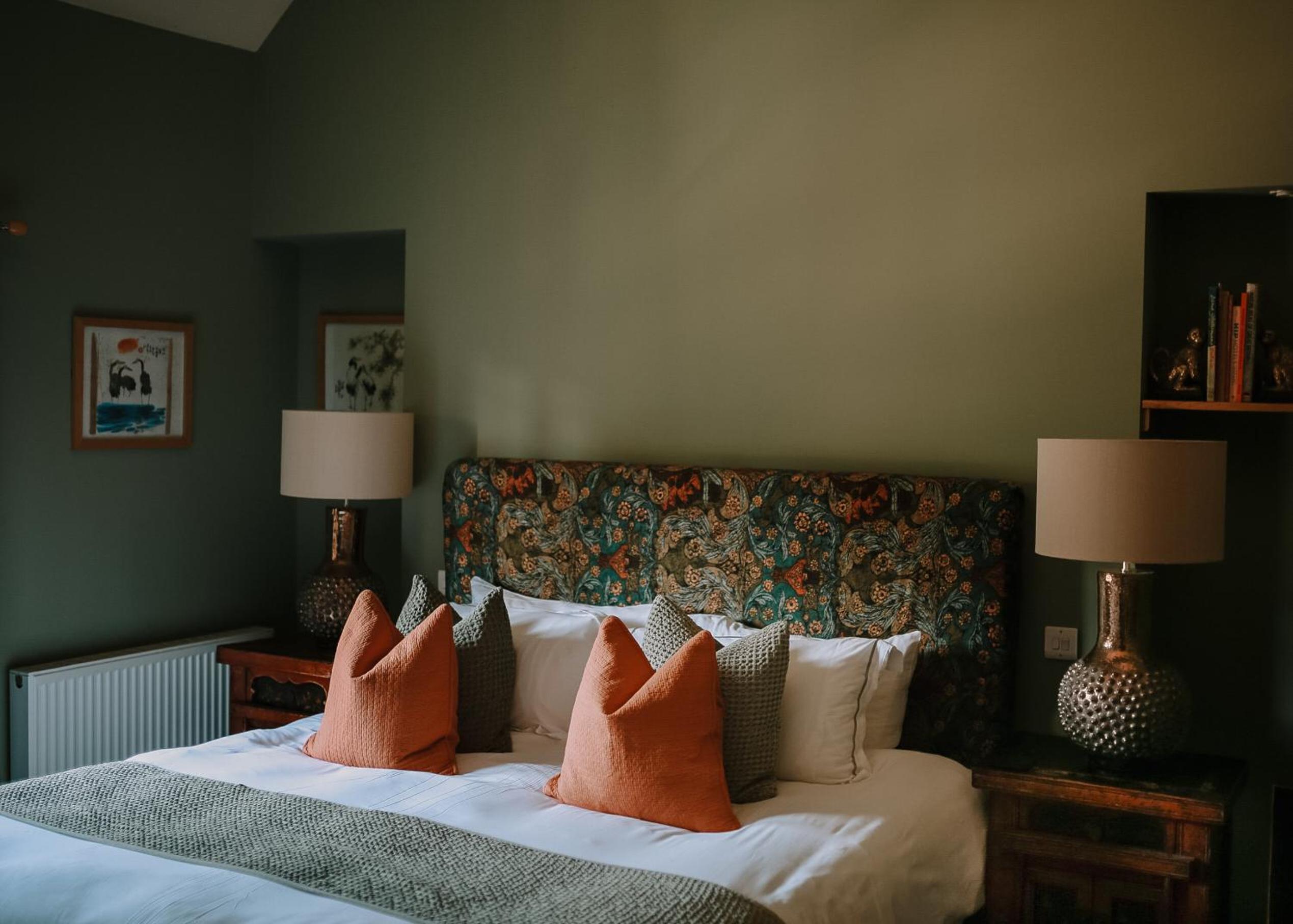 Deluxe King Room - Photo 1