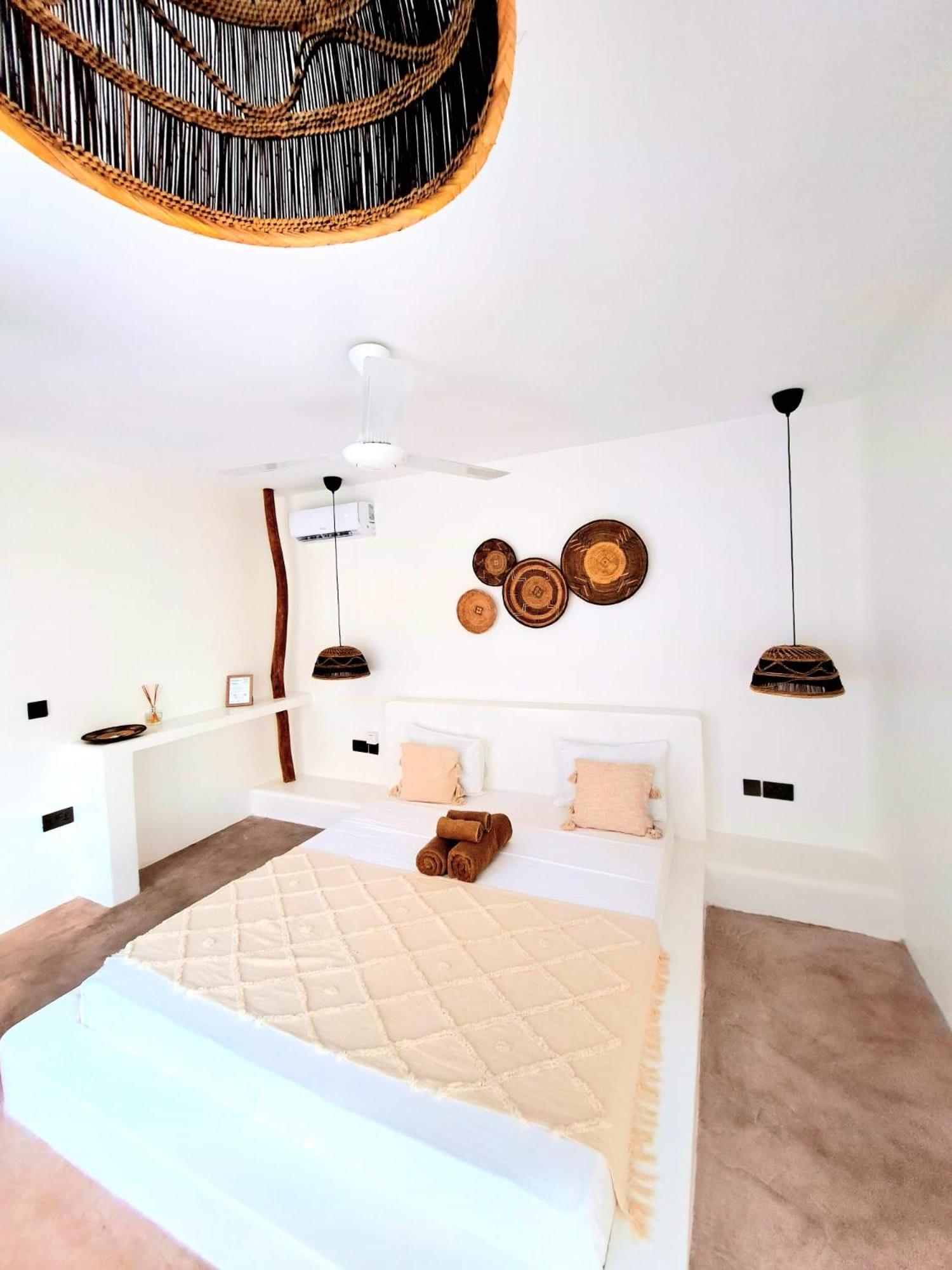 Deluxe Double Room with Side Sea View photo 1