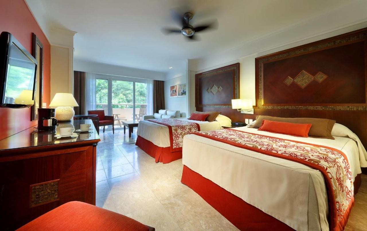 Family Selection Junior Suite Garden / Pool View photo 2