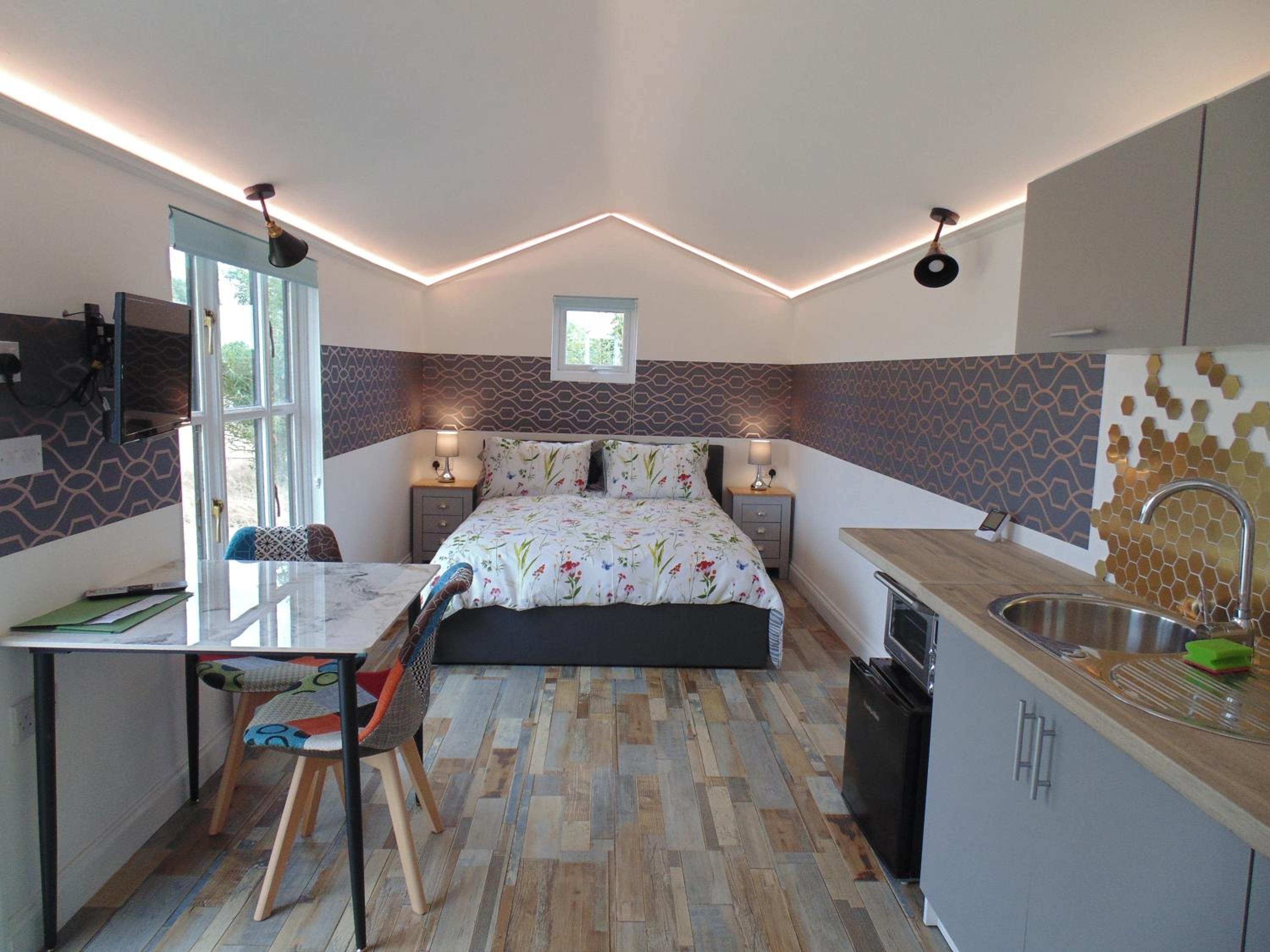 Deluxe King Room photo 1