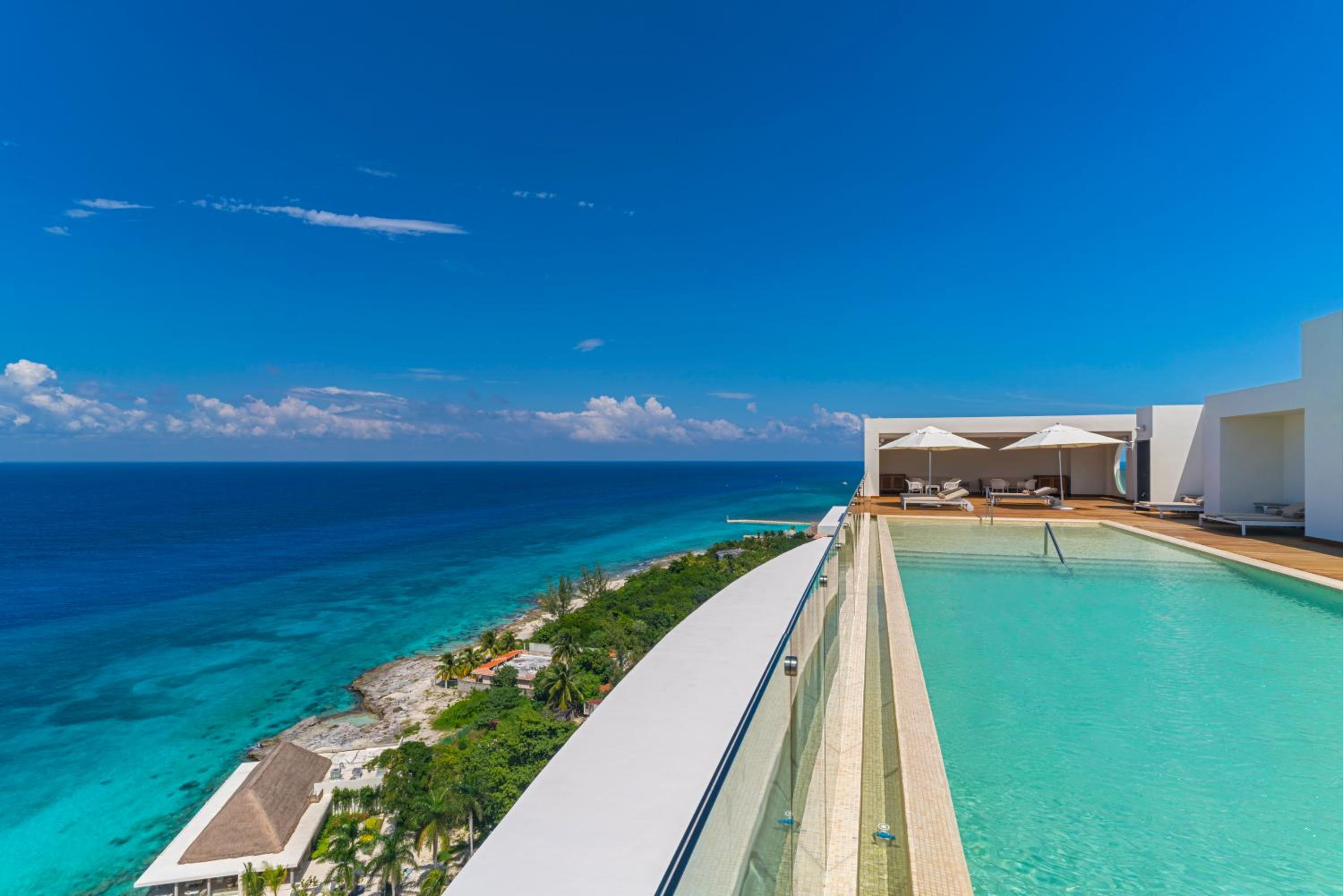 1 Bedroom Junior Suite 1 King Ocean view thumbnail 5
