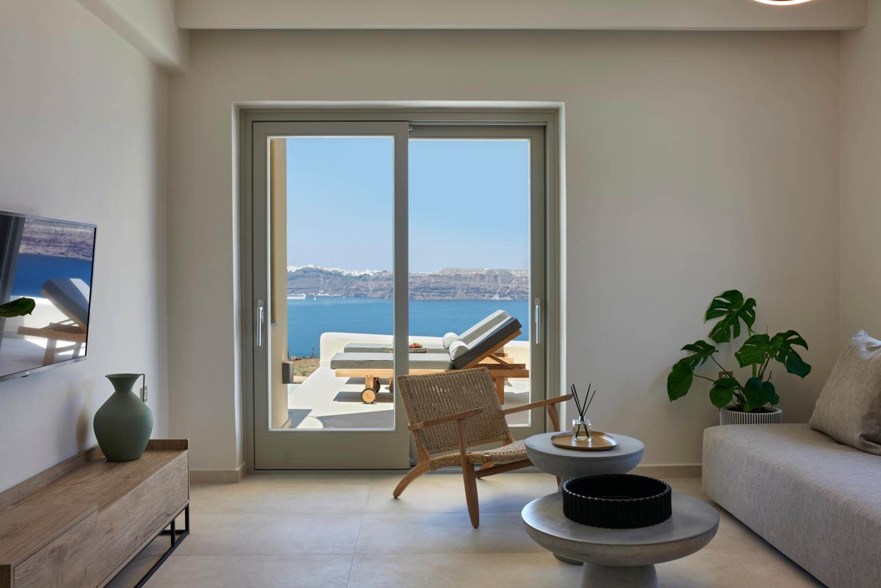 Family Suite Sea View with Private Pool - Photo 13