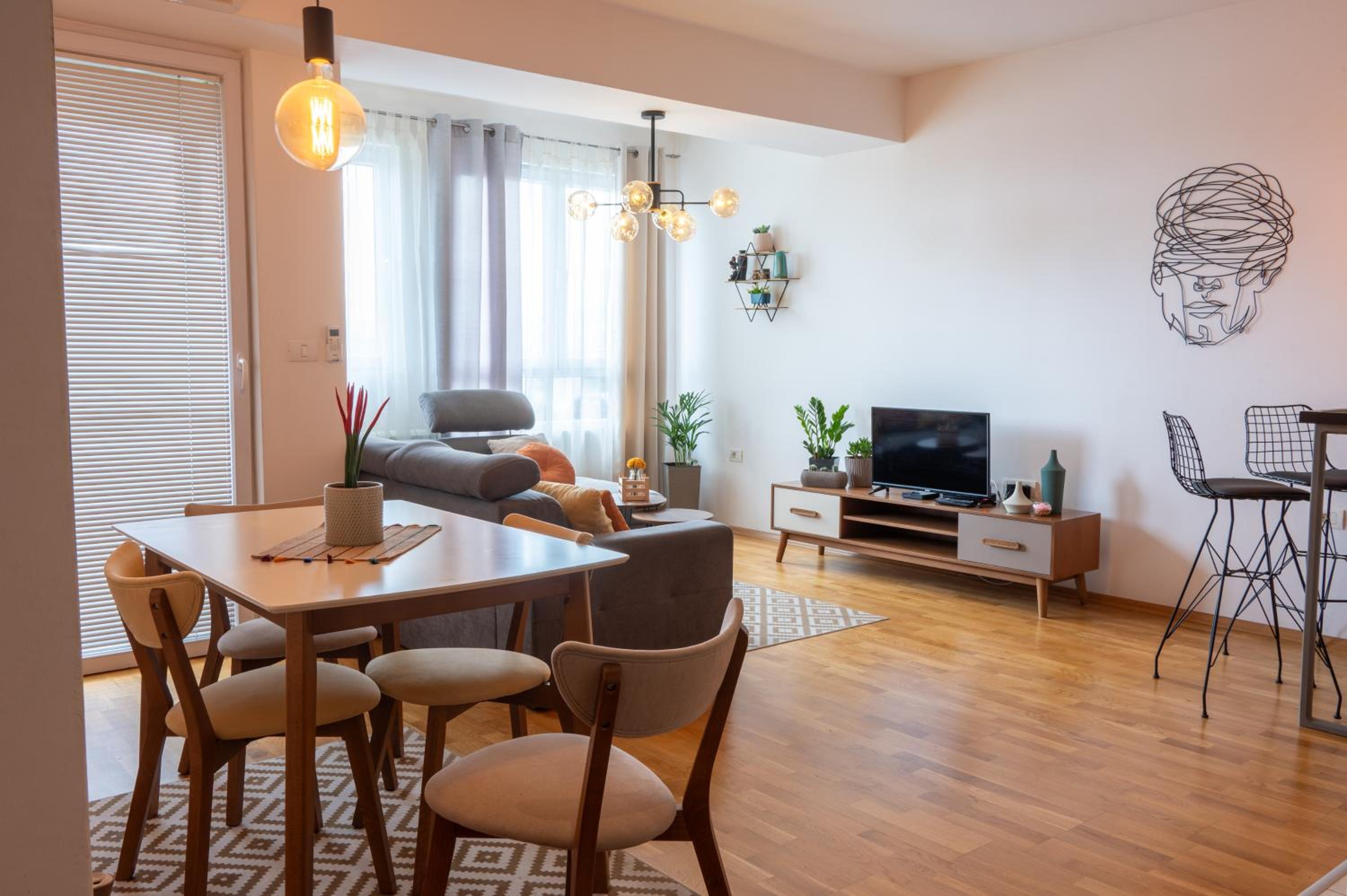 One-Bedroom Apartment