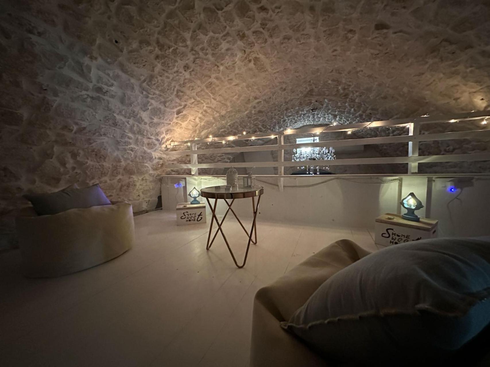 One-Bedroom House - Photo 19