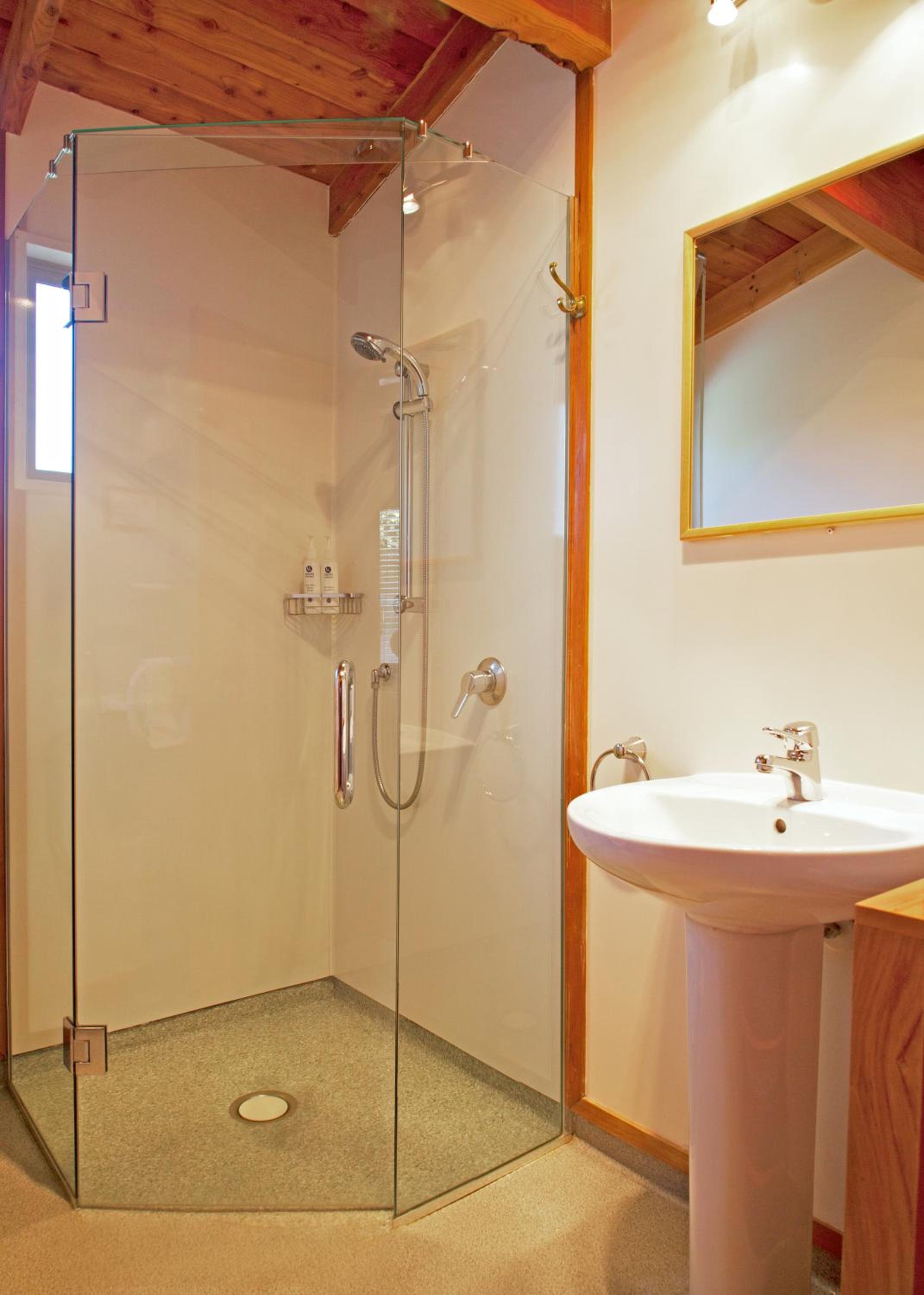 Double Room - Photo 12