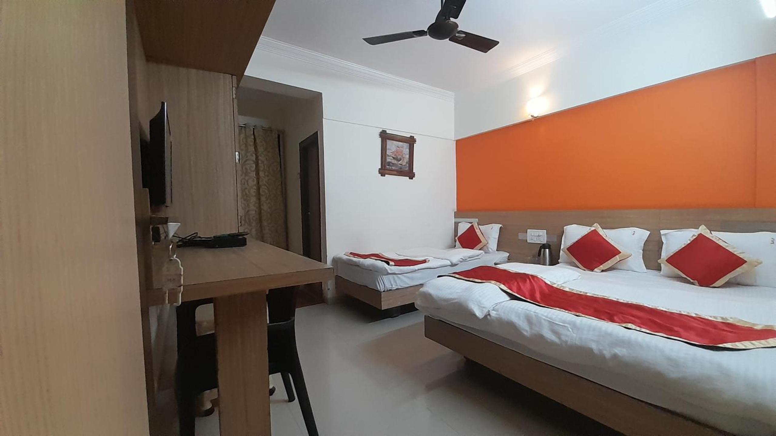 Deluxe Triple Room photo 3