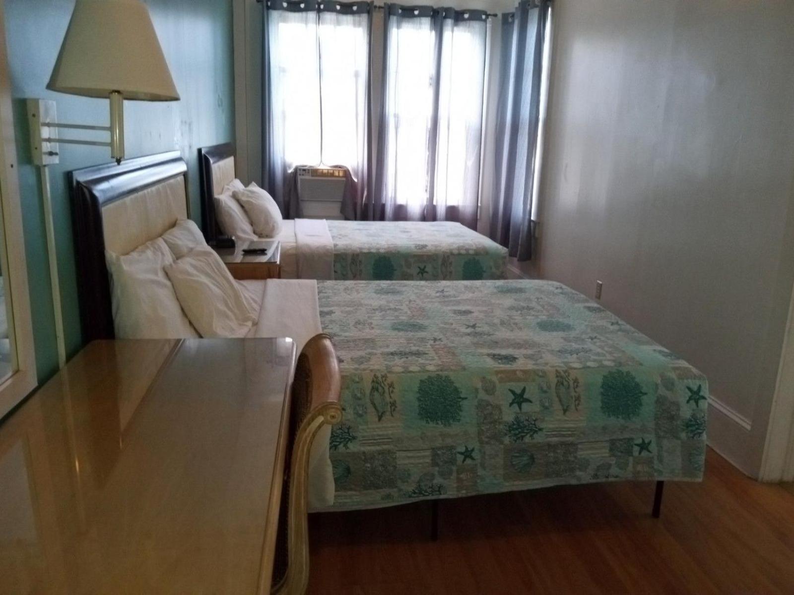 Deluxe Queen Room