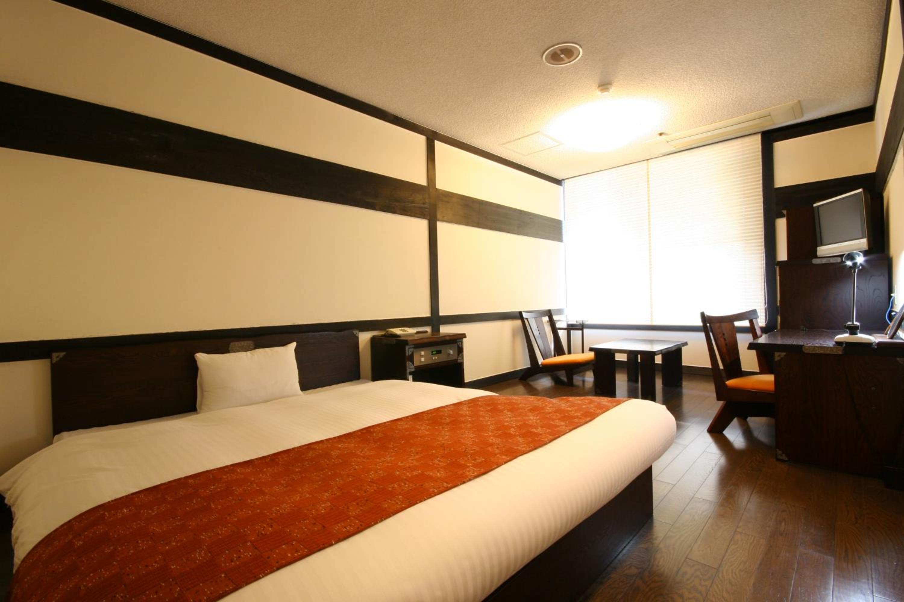 Double Room - Non-Smoking  - Photo 7