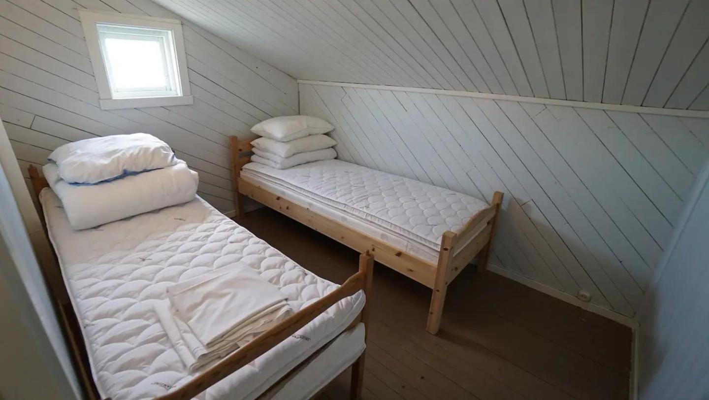 Three-Bedroom House photo 3