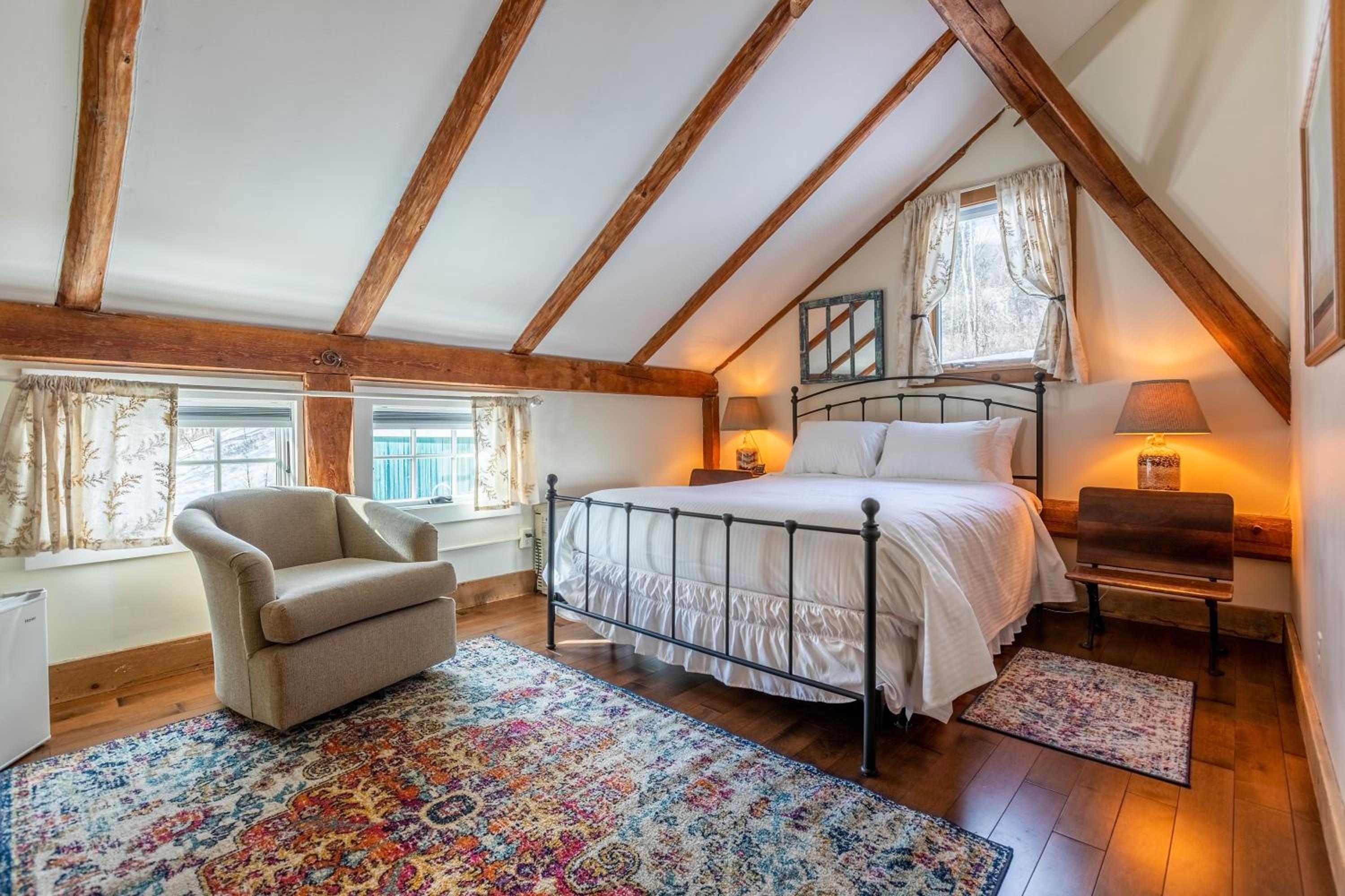 Standard Queen Room