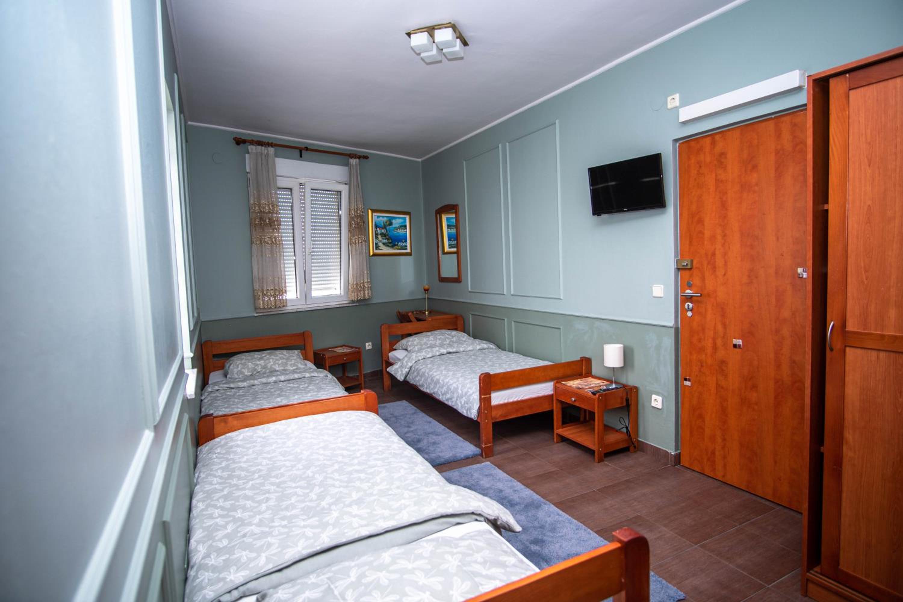 Triple Room with Private External Bathroom