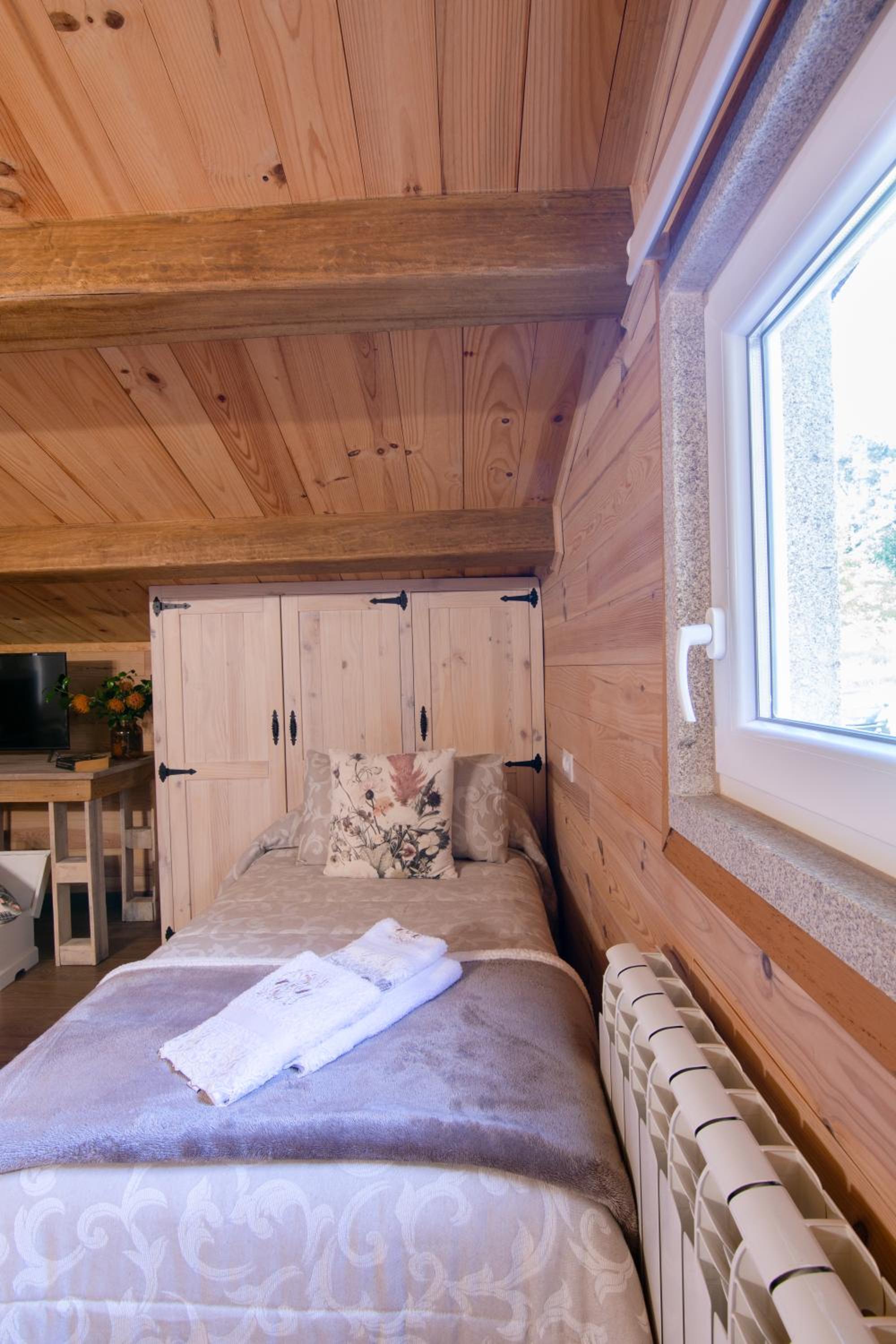 Family Room with Private Bathroom - Photo 25