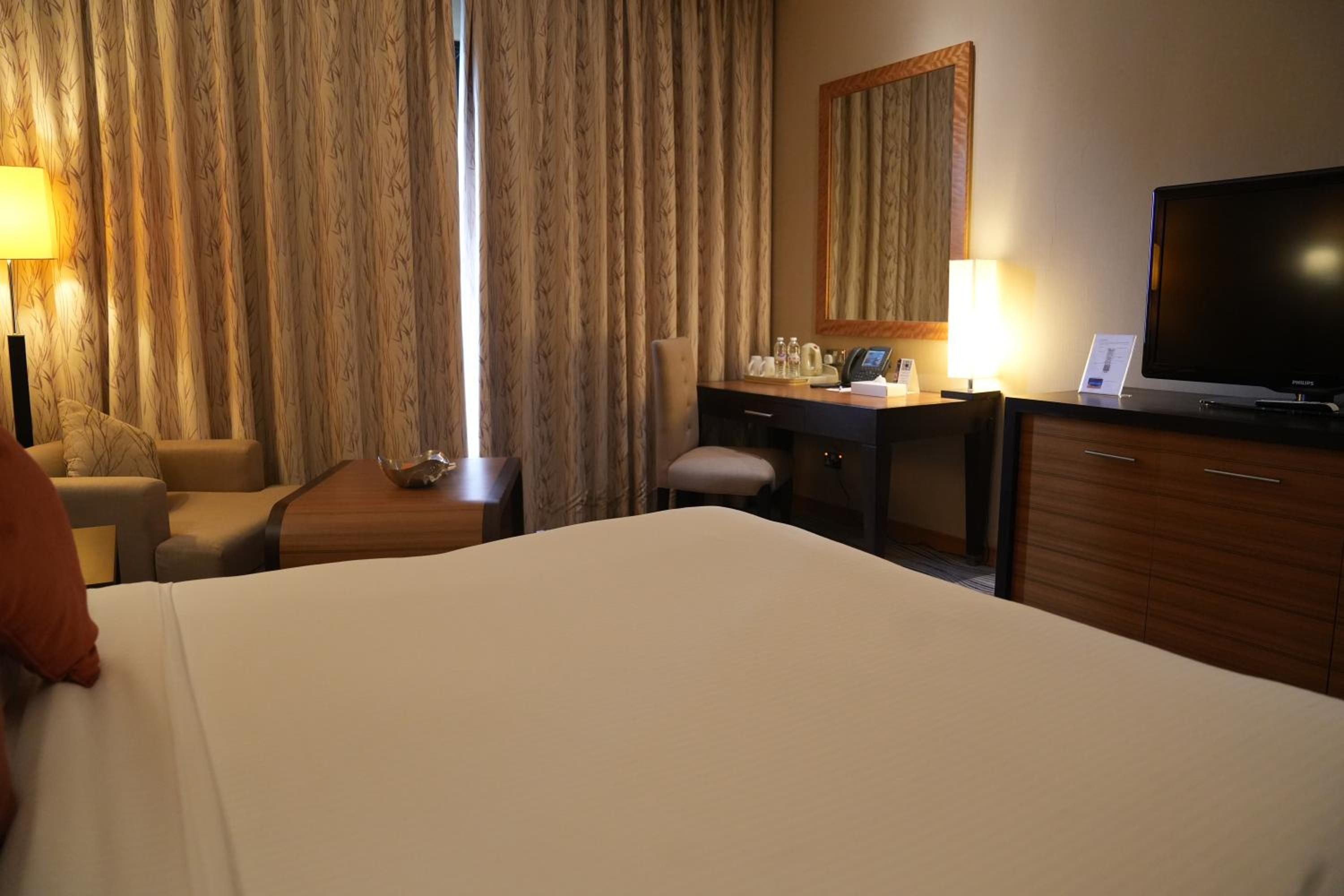 Standard King Room photo 3
