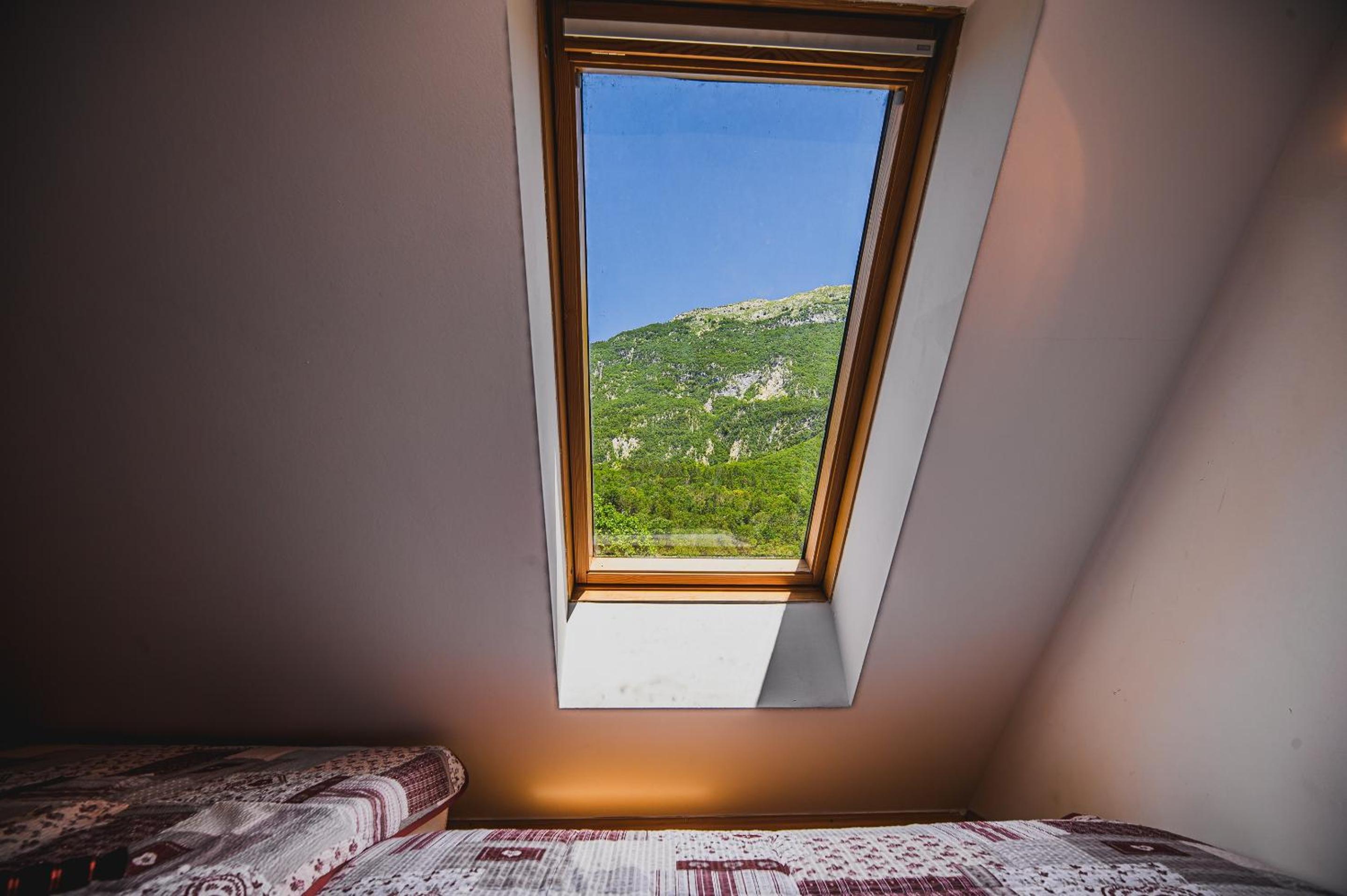 Three Bedroom Apartment With Terrace photo 3