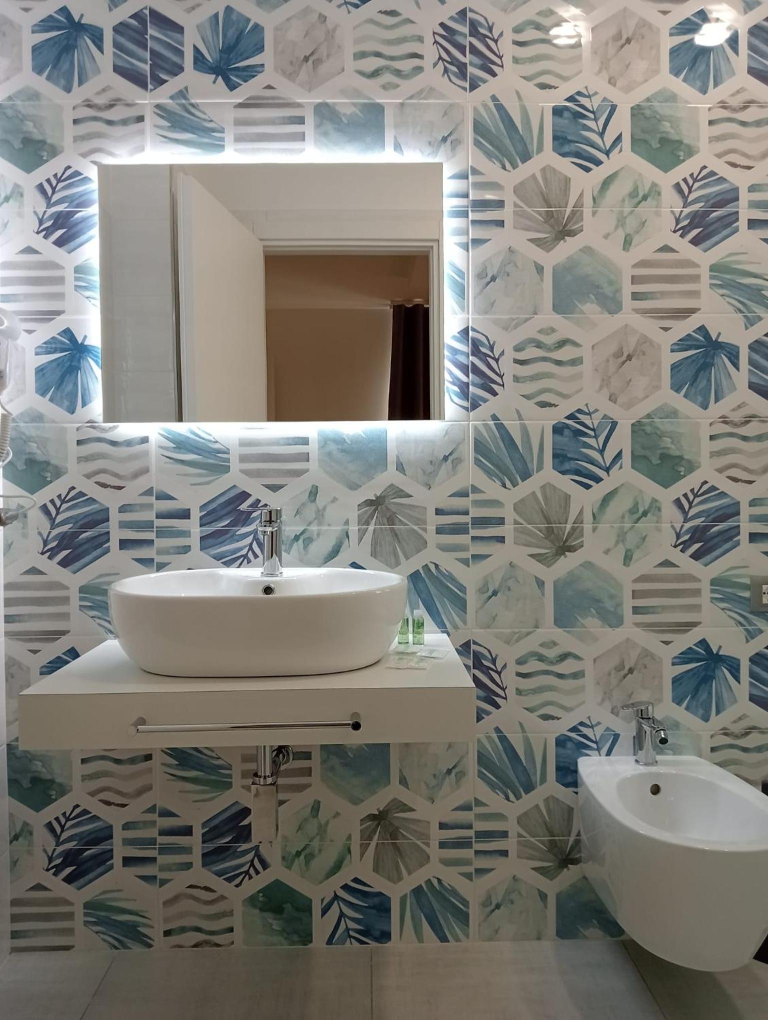 Triple Room - Photo 6