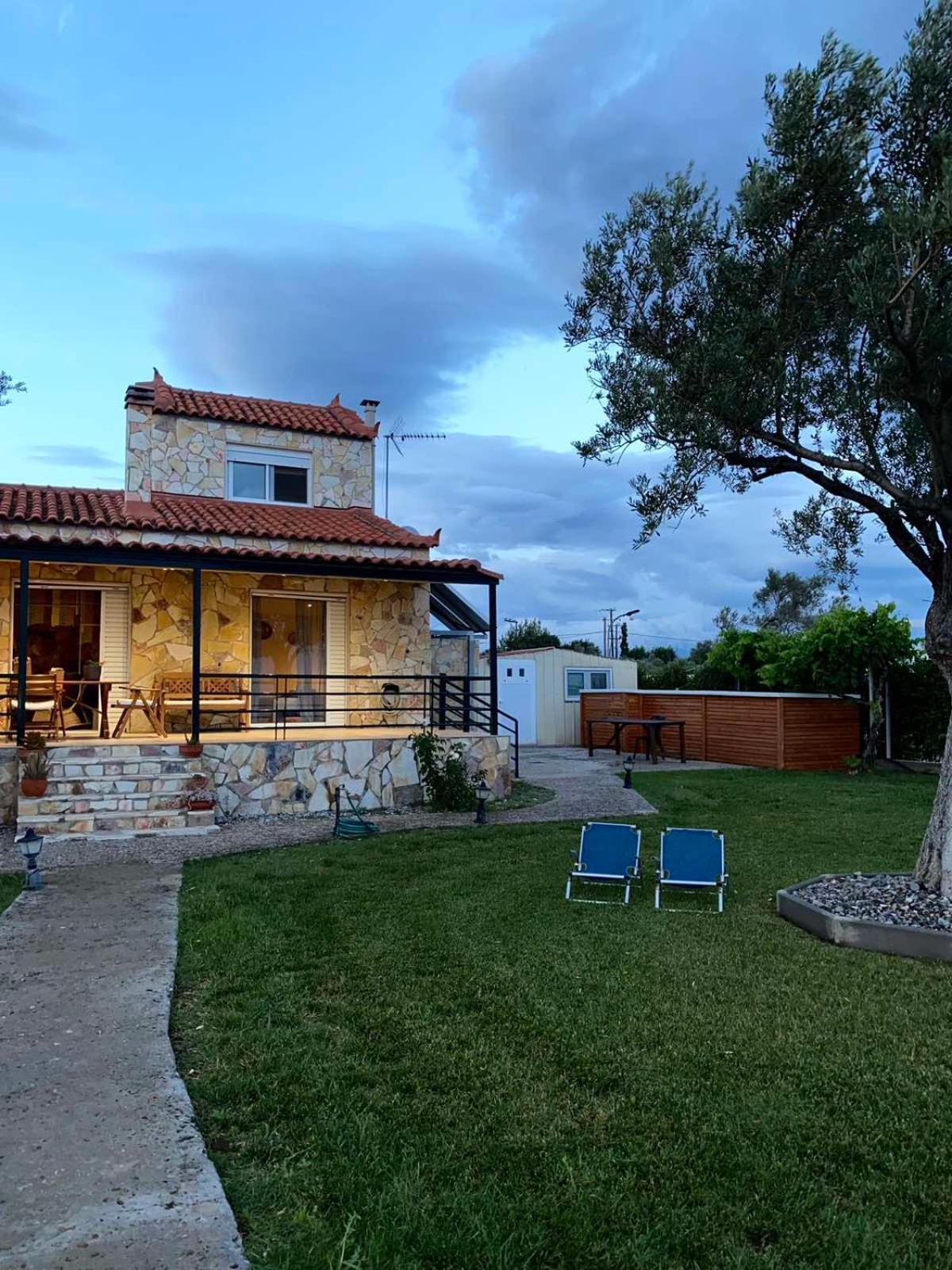 Three-Bedroom Villa photo 2