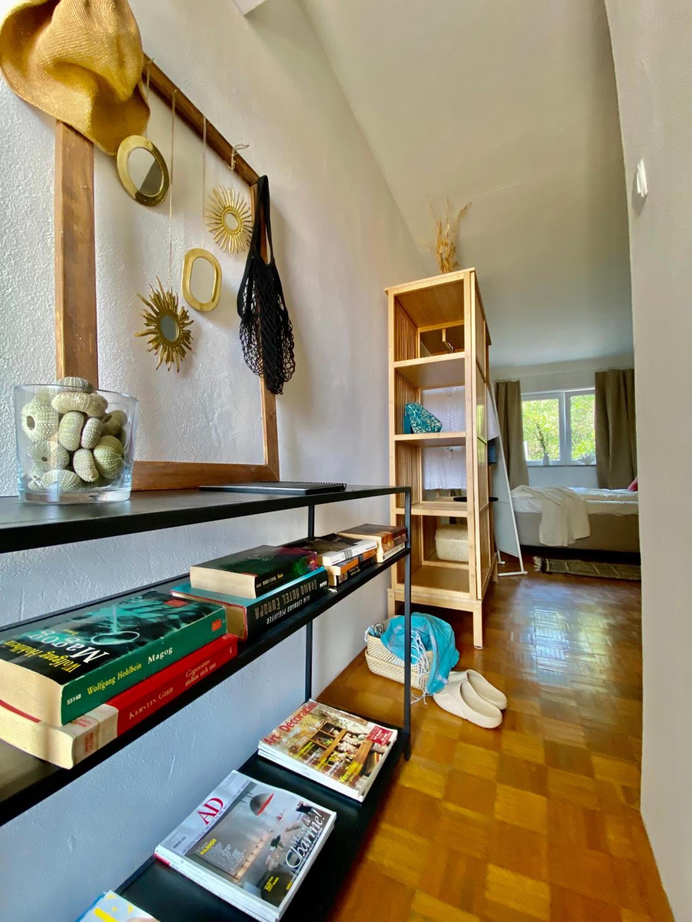 One-Bedroom Apartment photo 3