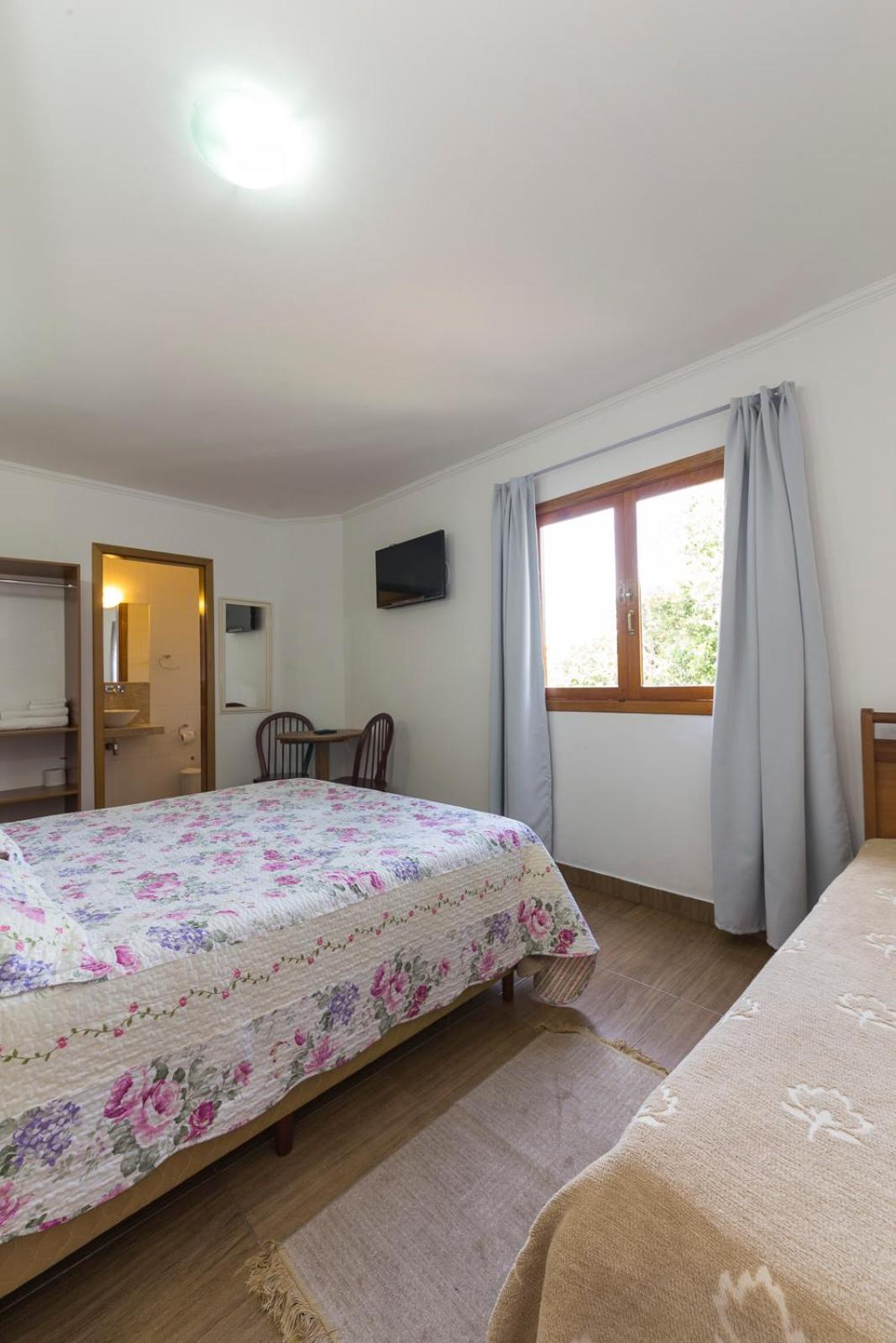 Superior Triple Standard Suite photo 2