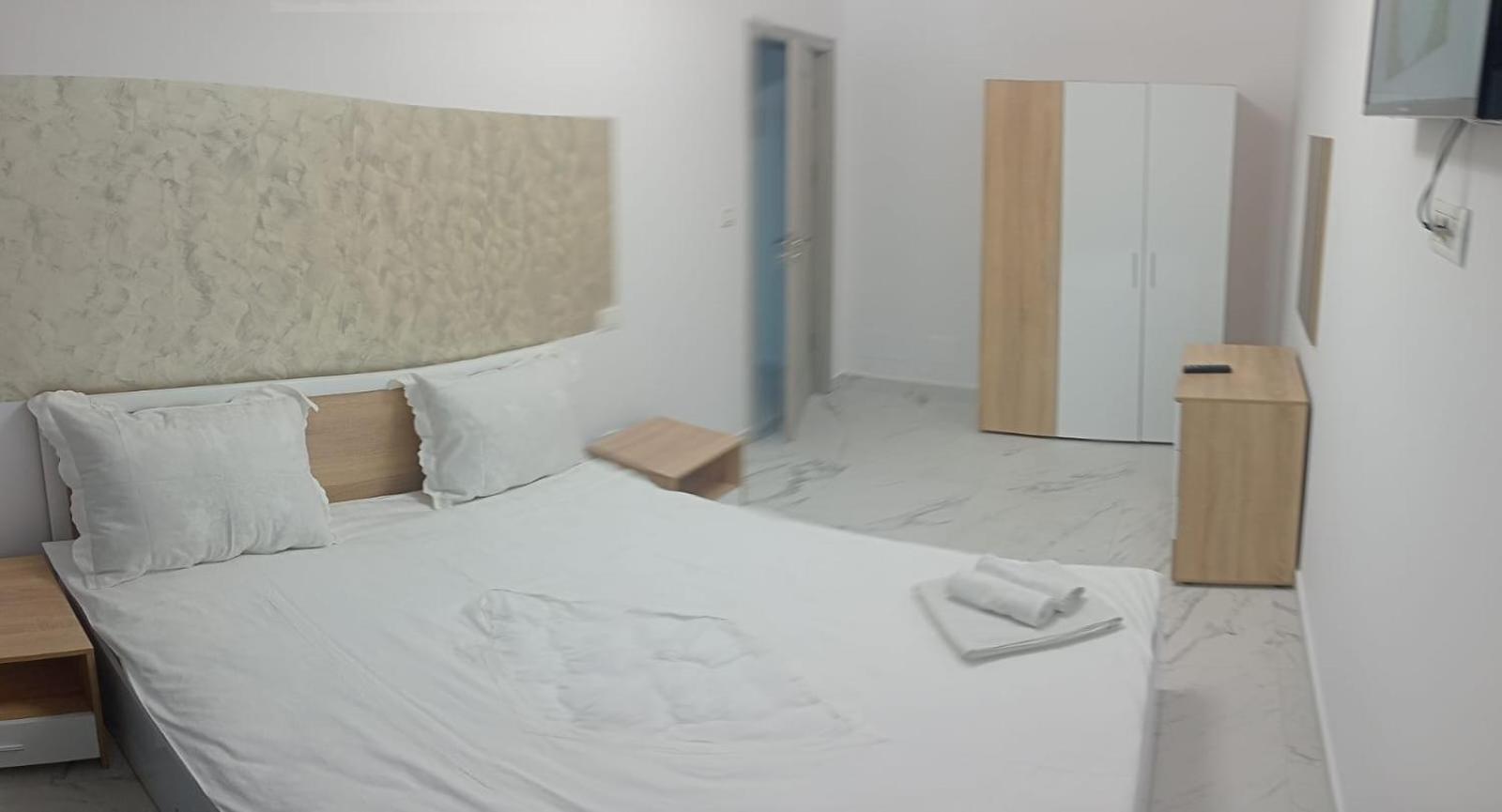 One-Bedroom Apartment photo 3
