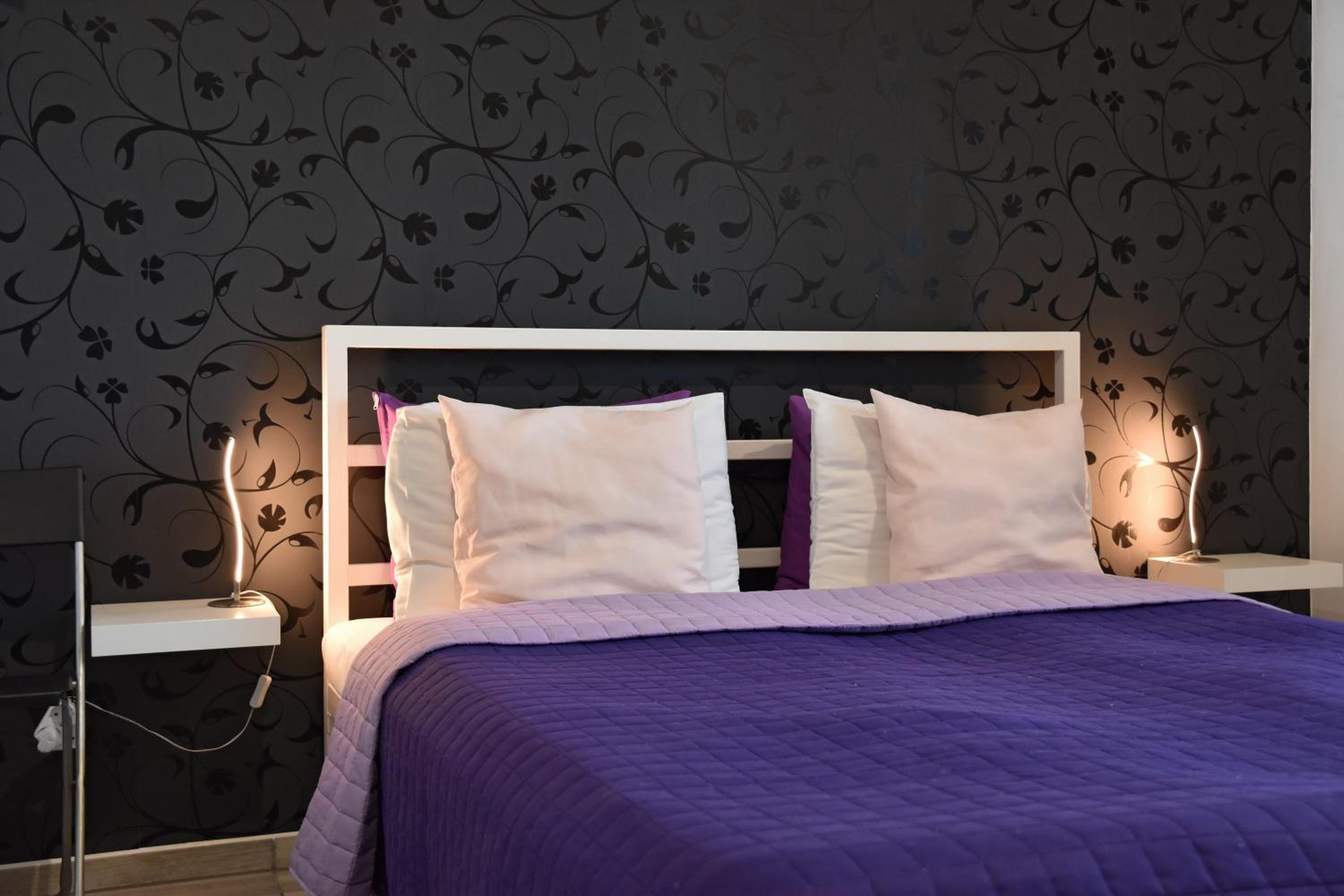 Double Room with Patio - Photo 2