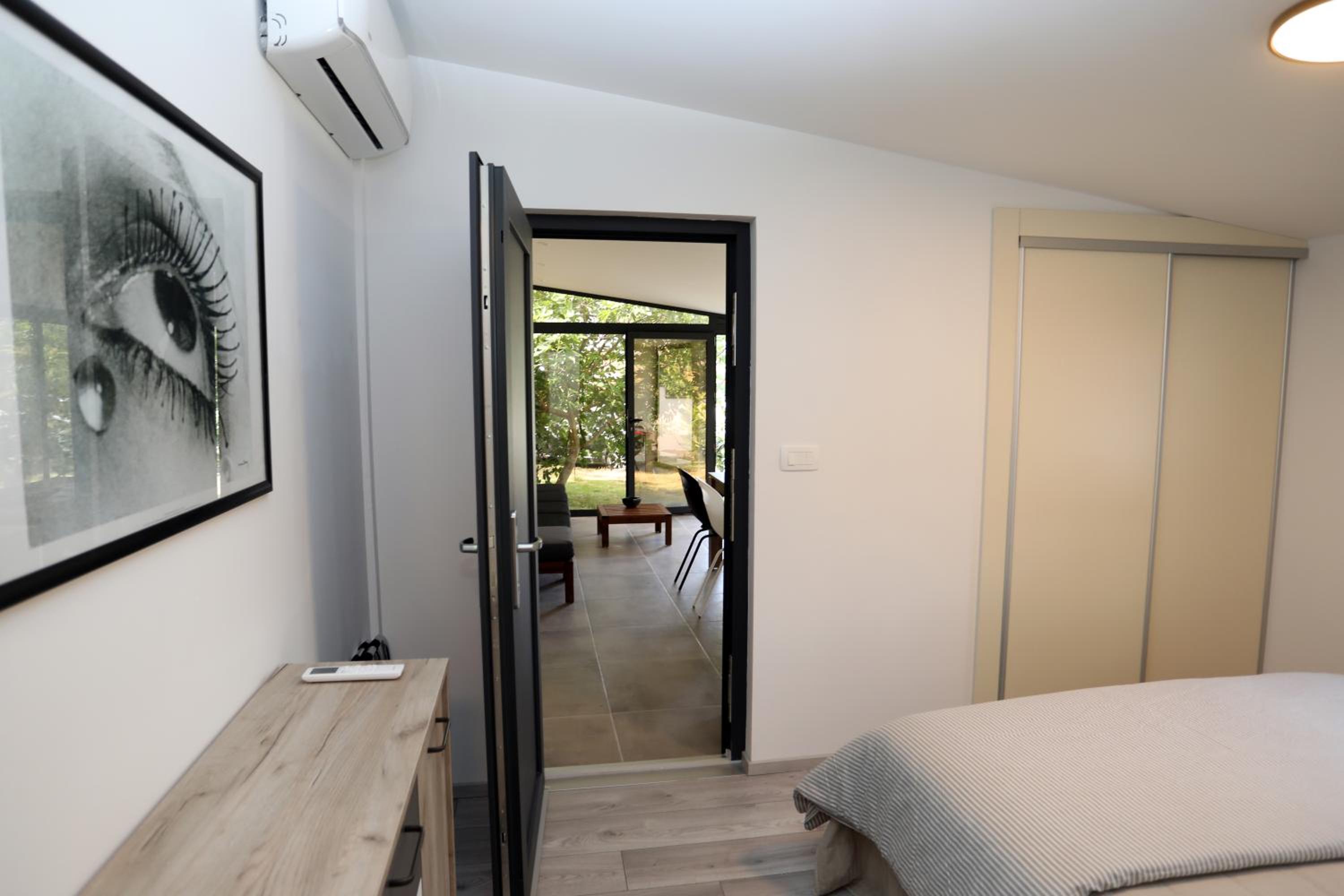 One-Bedroom House photo 3