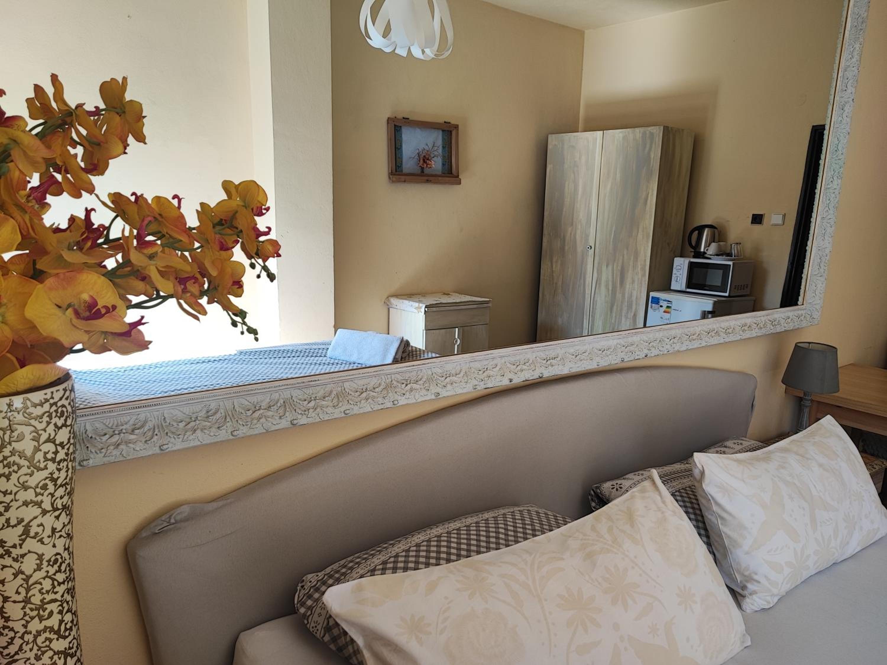 Double Room with Private Bathroom photo 2