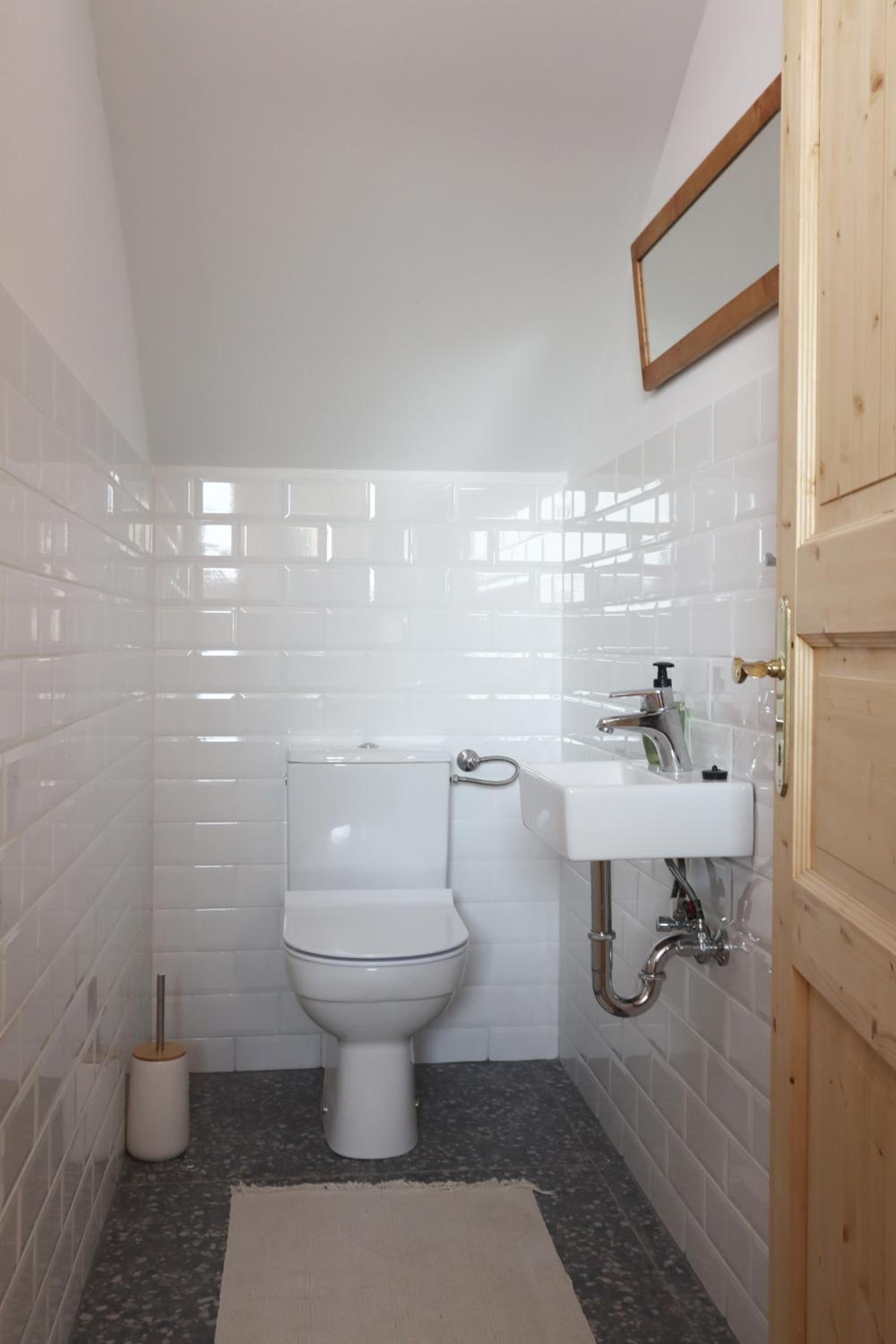 Three-Bedroom House photo 3