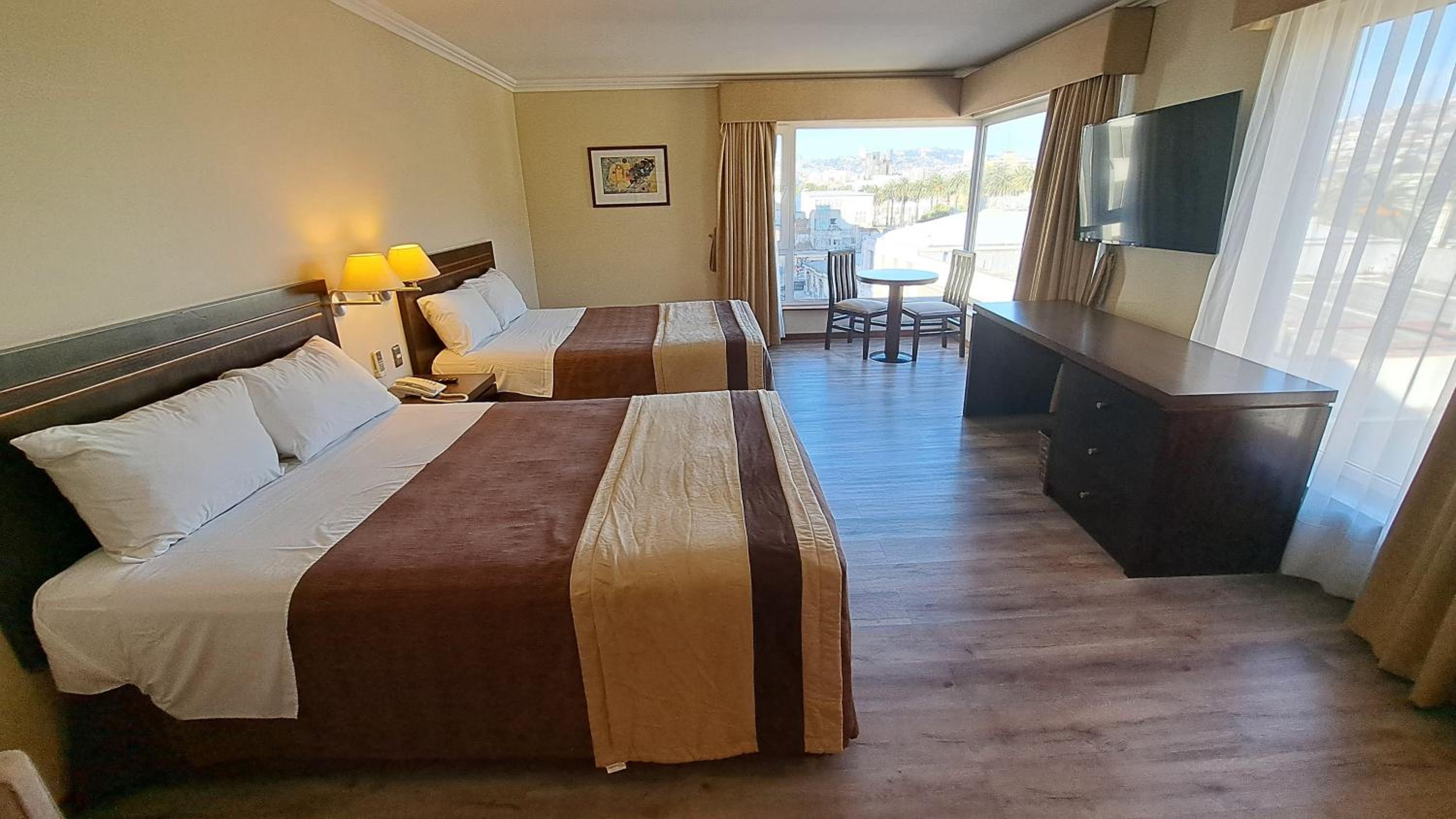 Queen Room with Two Queen Beds photo 1