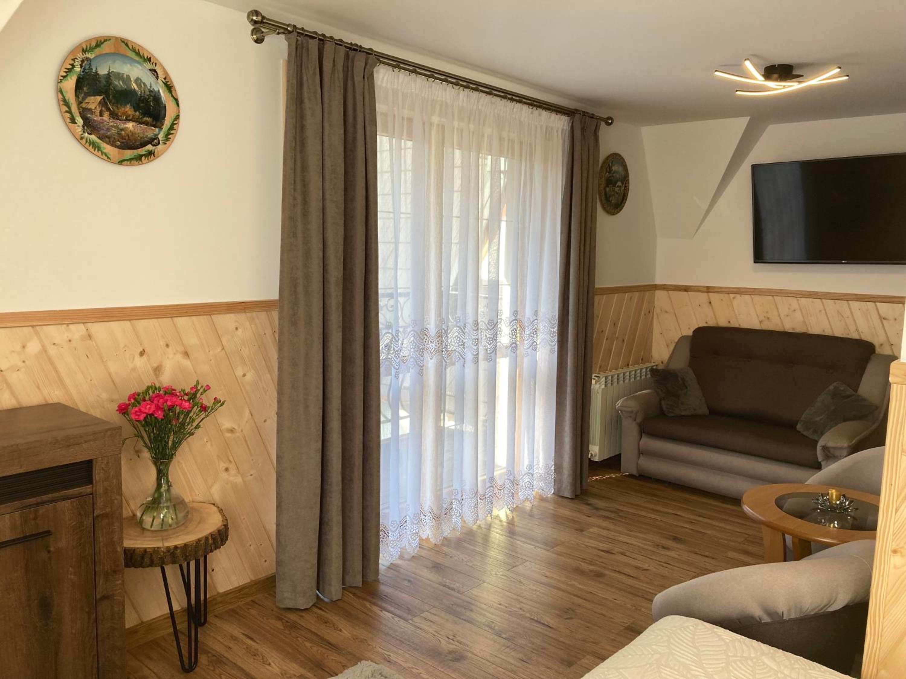 Triple Room with Balcony - Photo 1