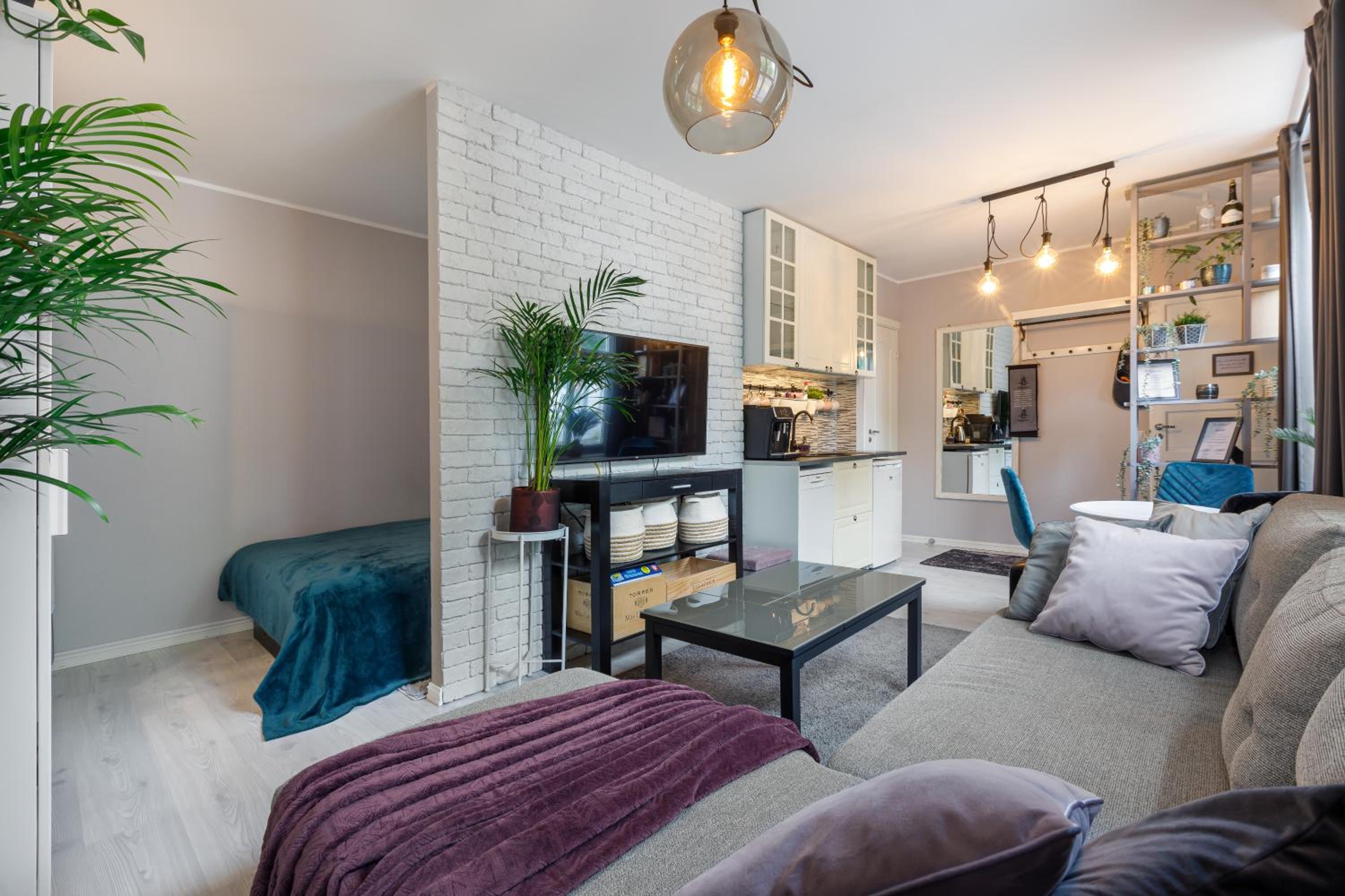 One-Bedroom Apartment