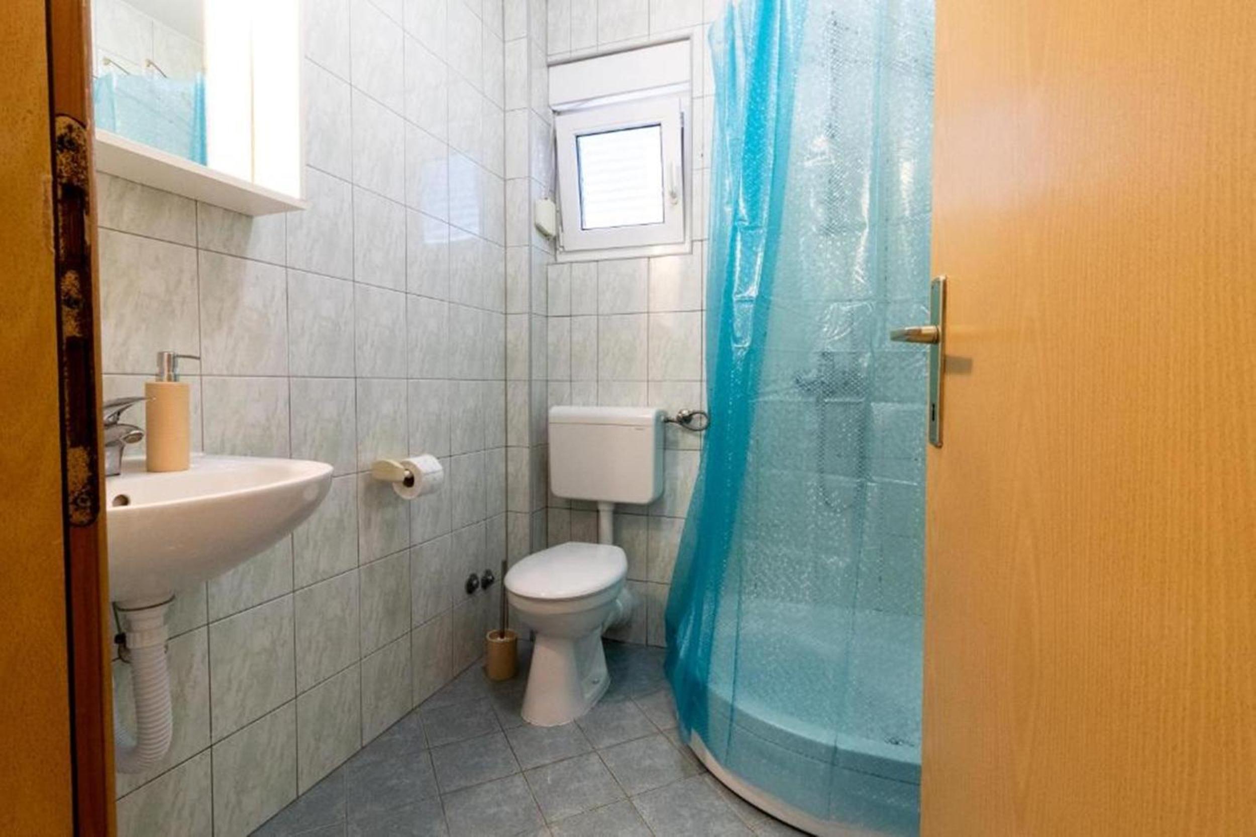 Studio Apartment with Balcony photo 3