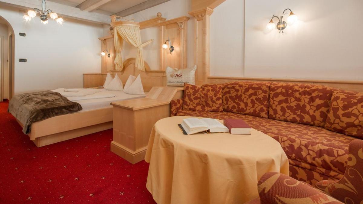 Junior Suite with Balcony photo 1