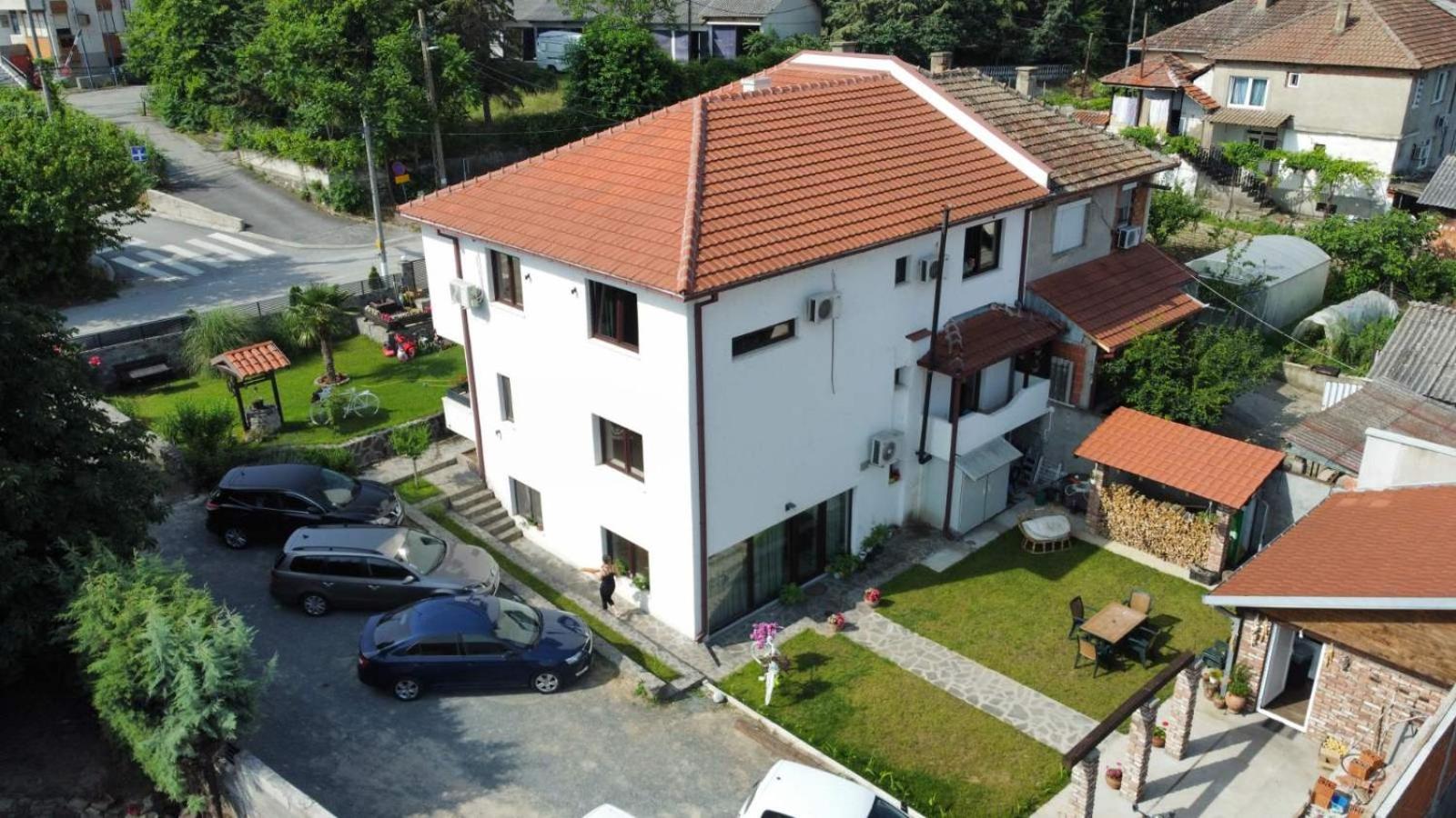 Two-Bedroom Apartment with Balcony photo 2