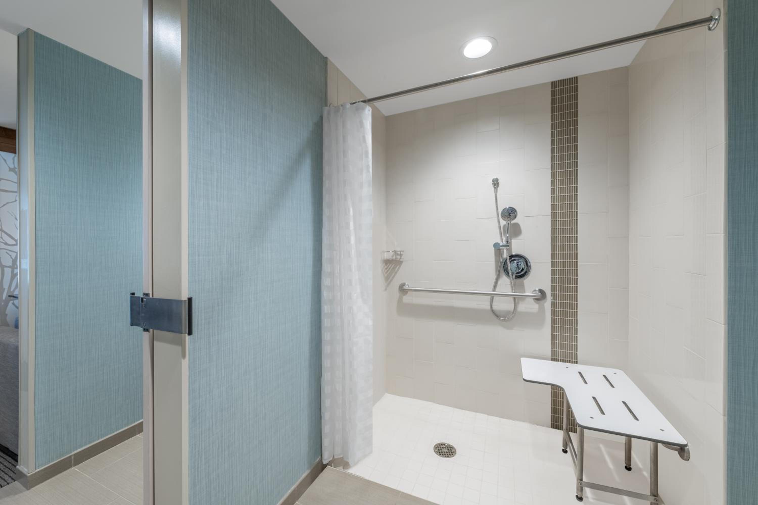 Queen Room with Two Queen Beds, Sofa Bed and Roll-in Shower - Disability Access photo 3