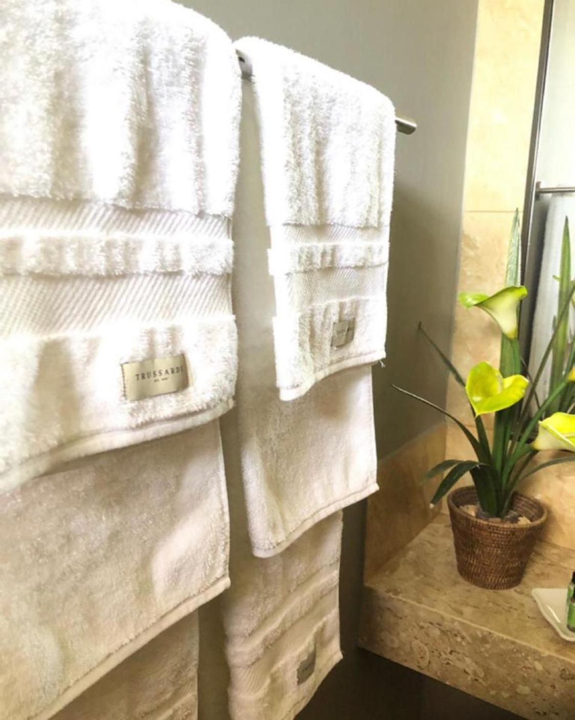 Deluxe Double Room with Balcony photo 2