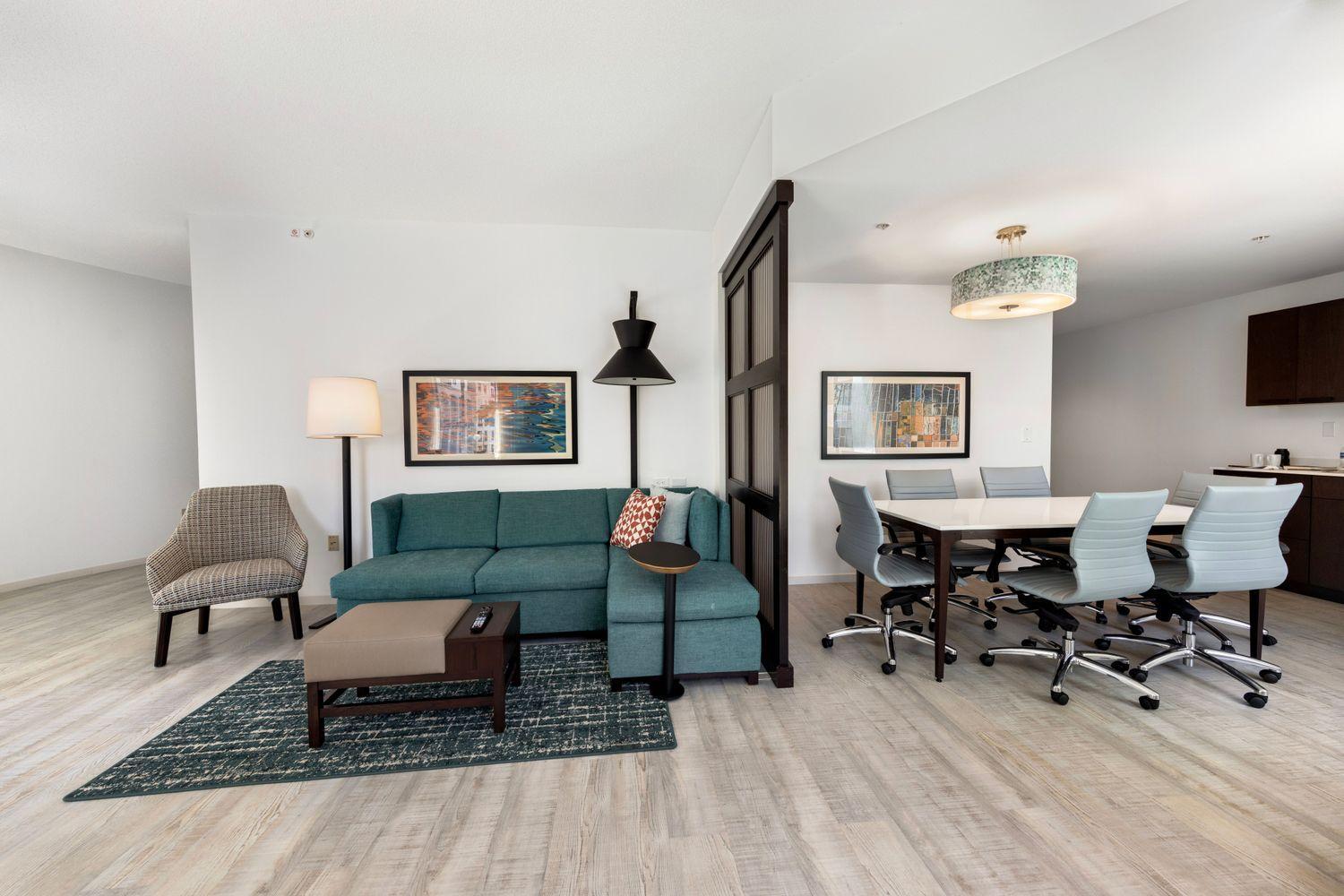 One-Bedroom King Suite with Sofa Bed - Photo 8