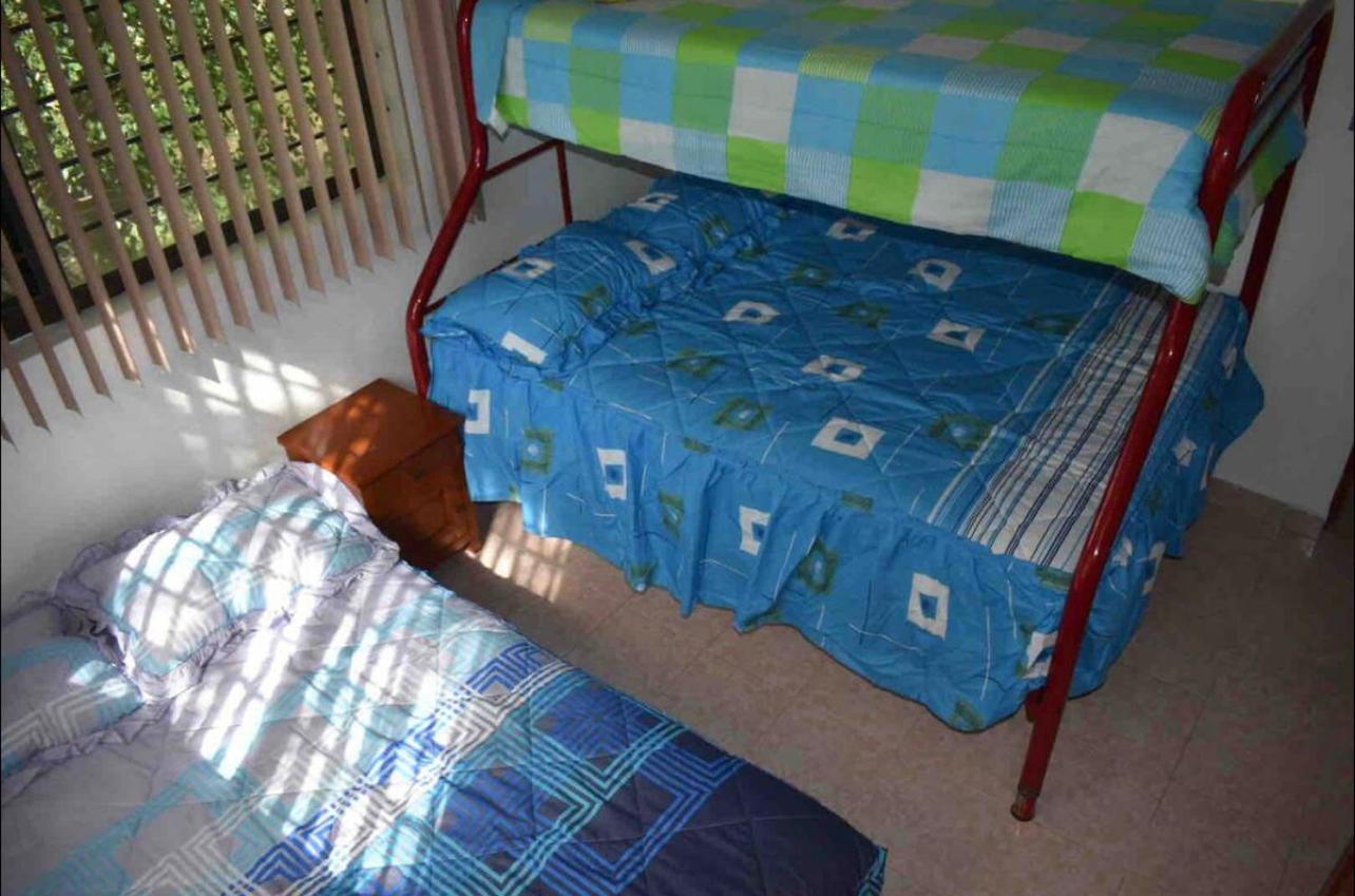 Five-Bedroom House photo 1