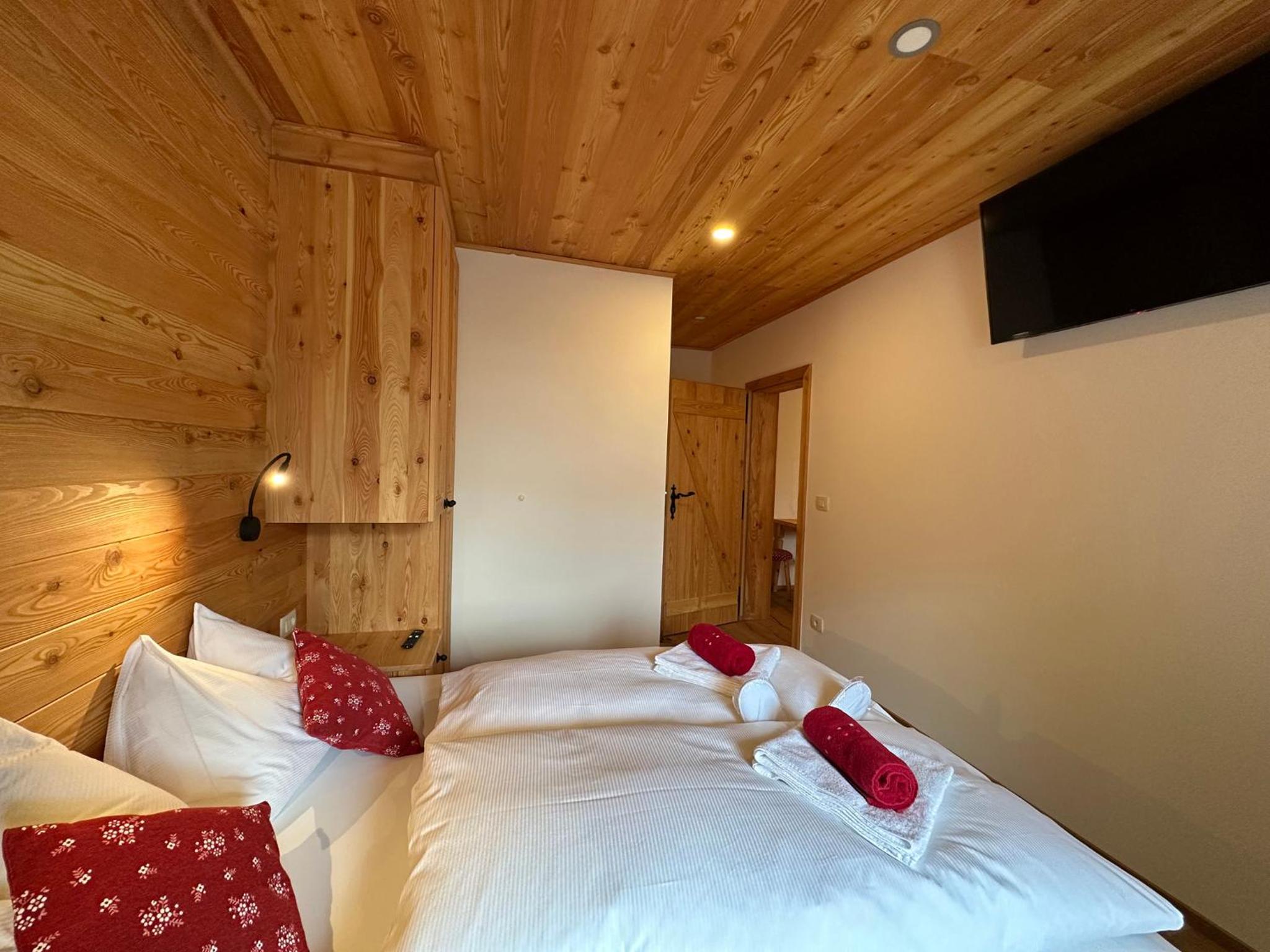 Quadruple Room with Mountain View photo 2
