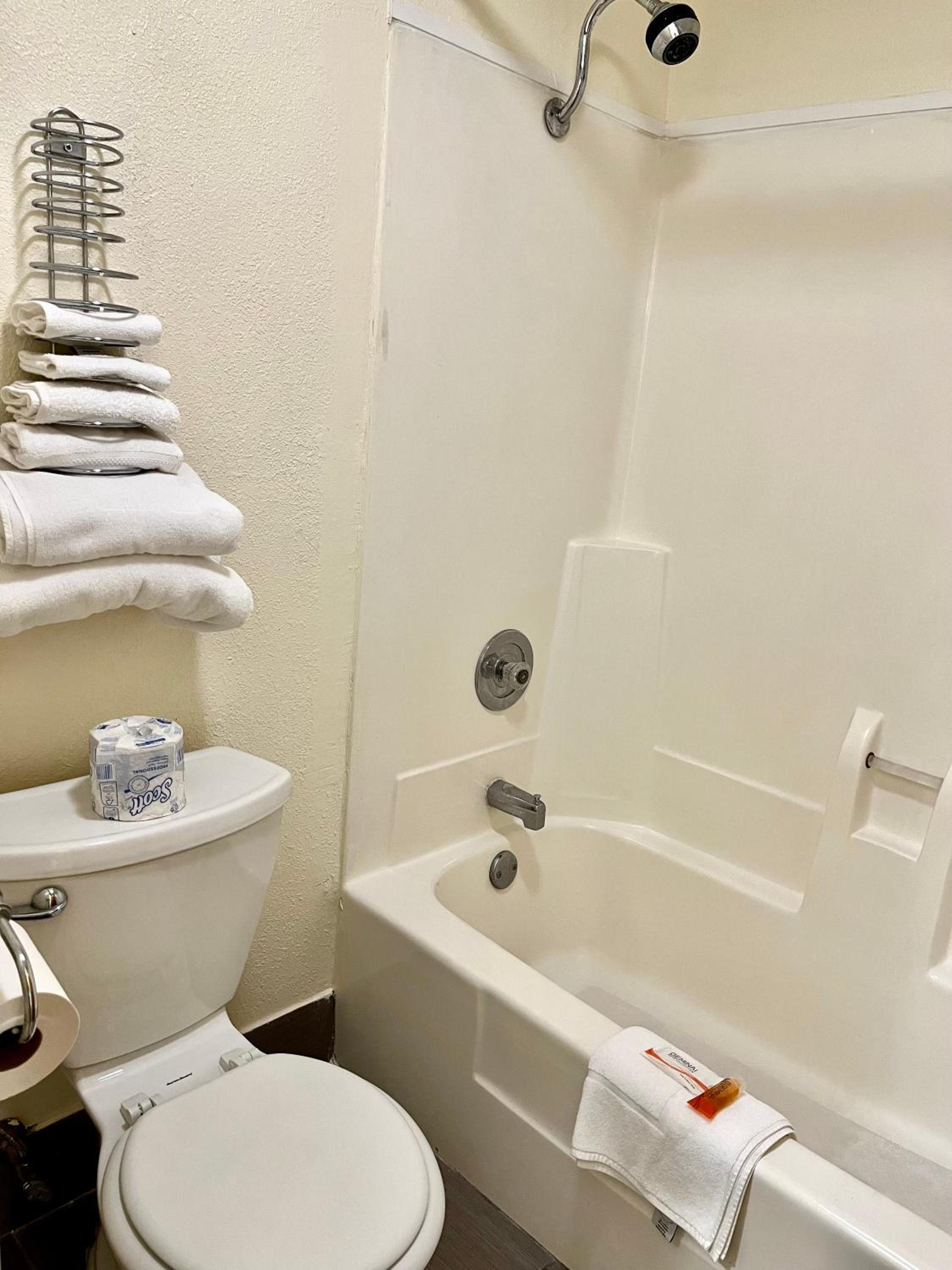 Standard Double Room - Photo 7