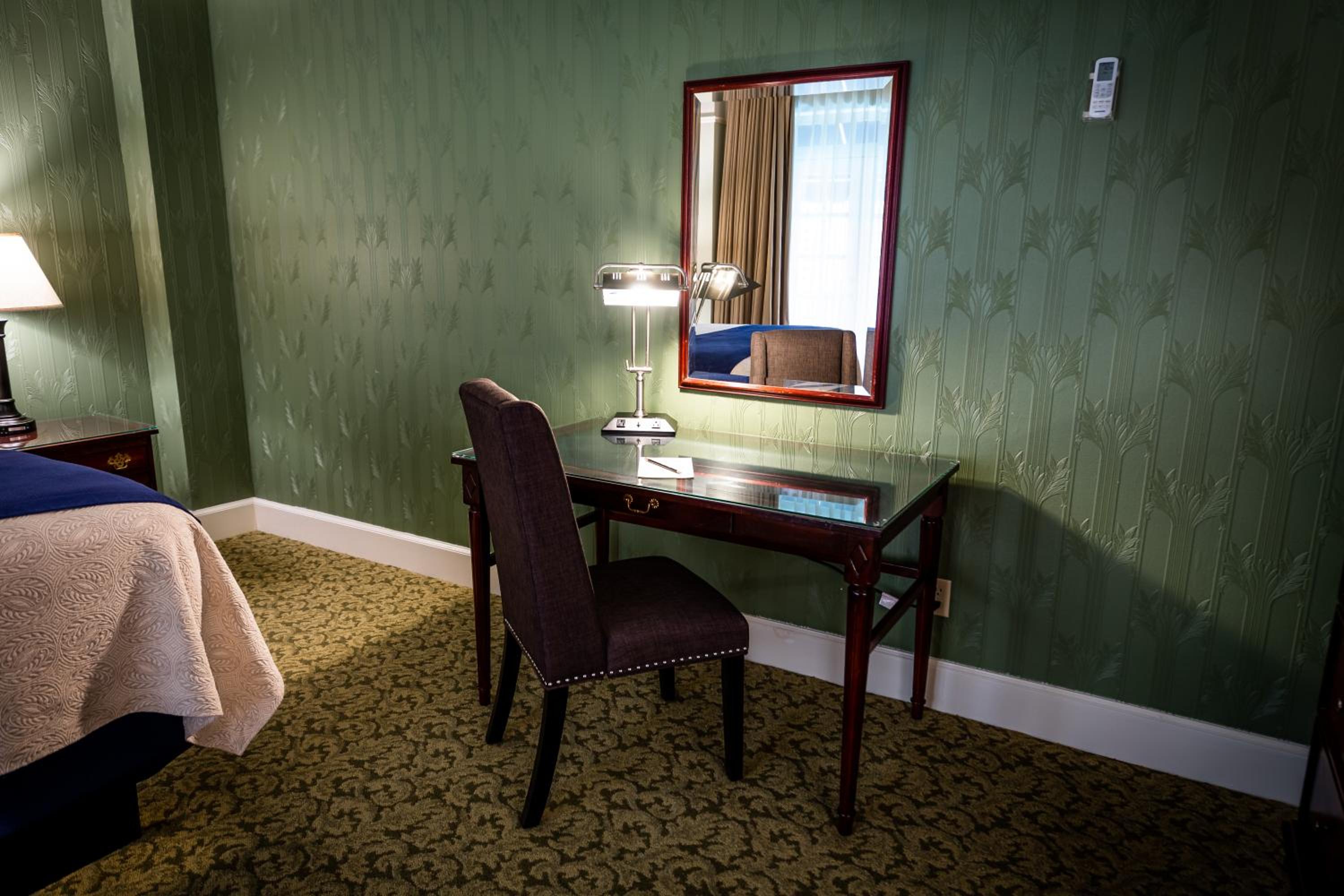 Junior Suite with Pool View
